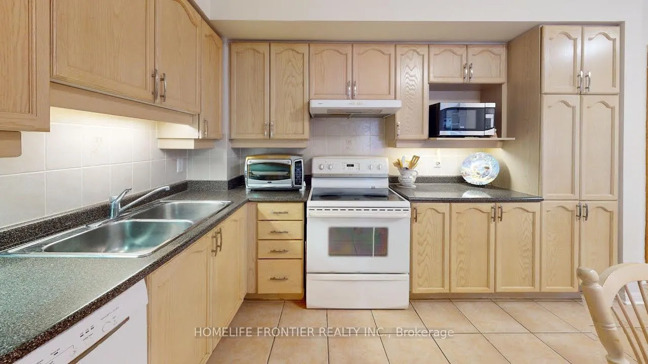 Photo 5 of Unit #314, 2502 Rutherford Road, Vaughan, Maple — HOMEH
