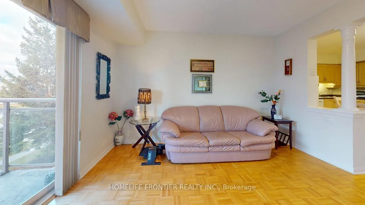 Photo 9 of Unit #314, 2502 Rutherford Road, Vaughan, Maple — HOMEH