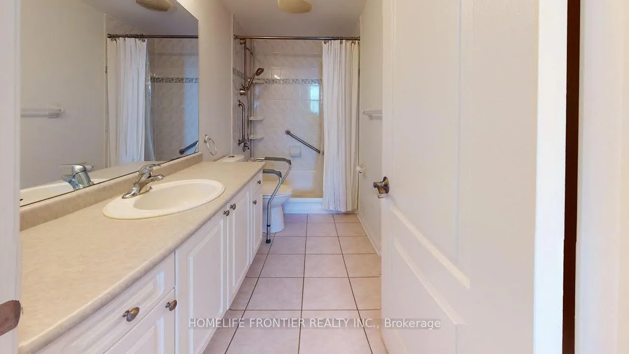 Photo 15 of Unit #314, 2502 Rutherford Road, Vaughan, Maple — HOMEH