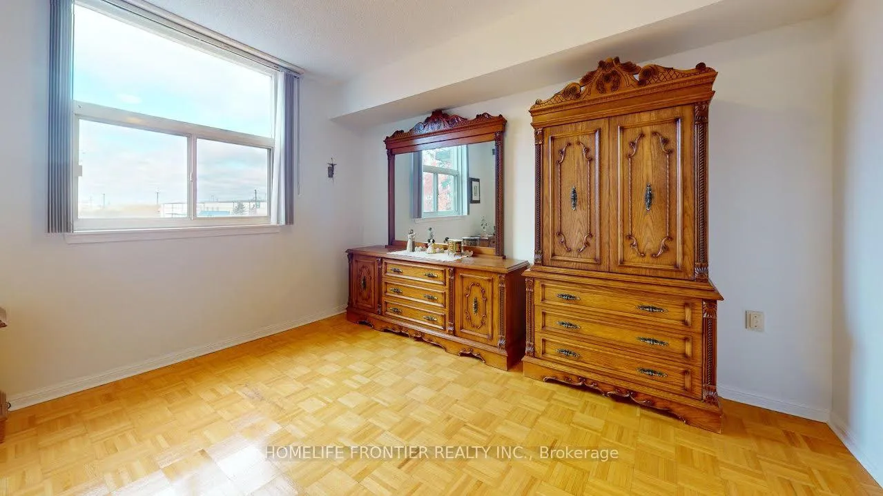 Photo 17 of Unit #314, 2502 Rutherford Road, Vaughan, Maple — HOMEH