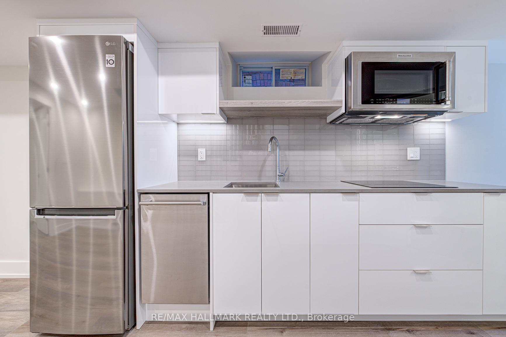 Photo 3 of Unit B, 924 Broadview Avenue, Toronto, Playter Estates-Danforth — HOMEH