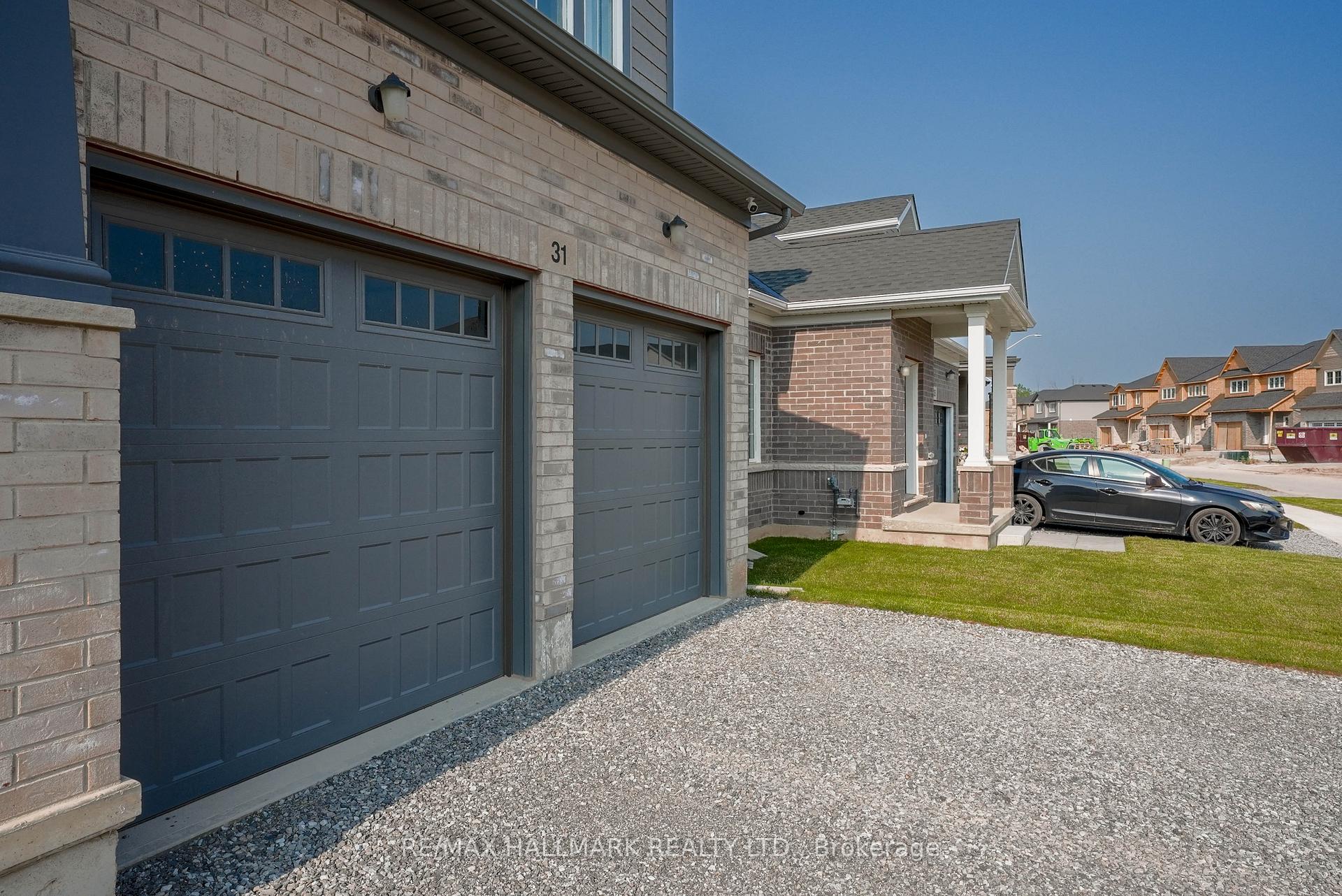 Photo 2 of 31 Willson (Upper) Drive, Thorold, Hurricane/Merrittville — HOMEH
