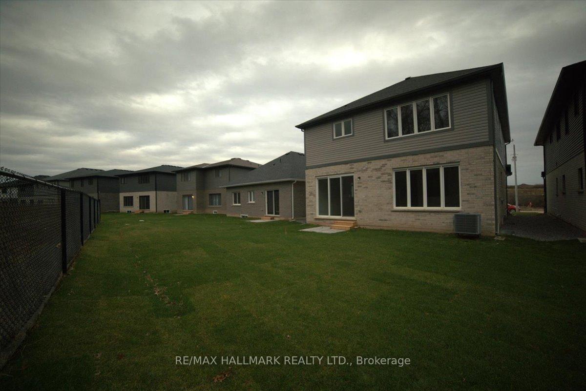 Photo 37 of 31 Willson (Upper) Drive, Thorold, Hurricane/Merrittville — HOMEH
