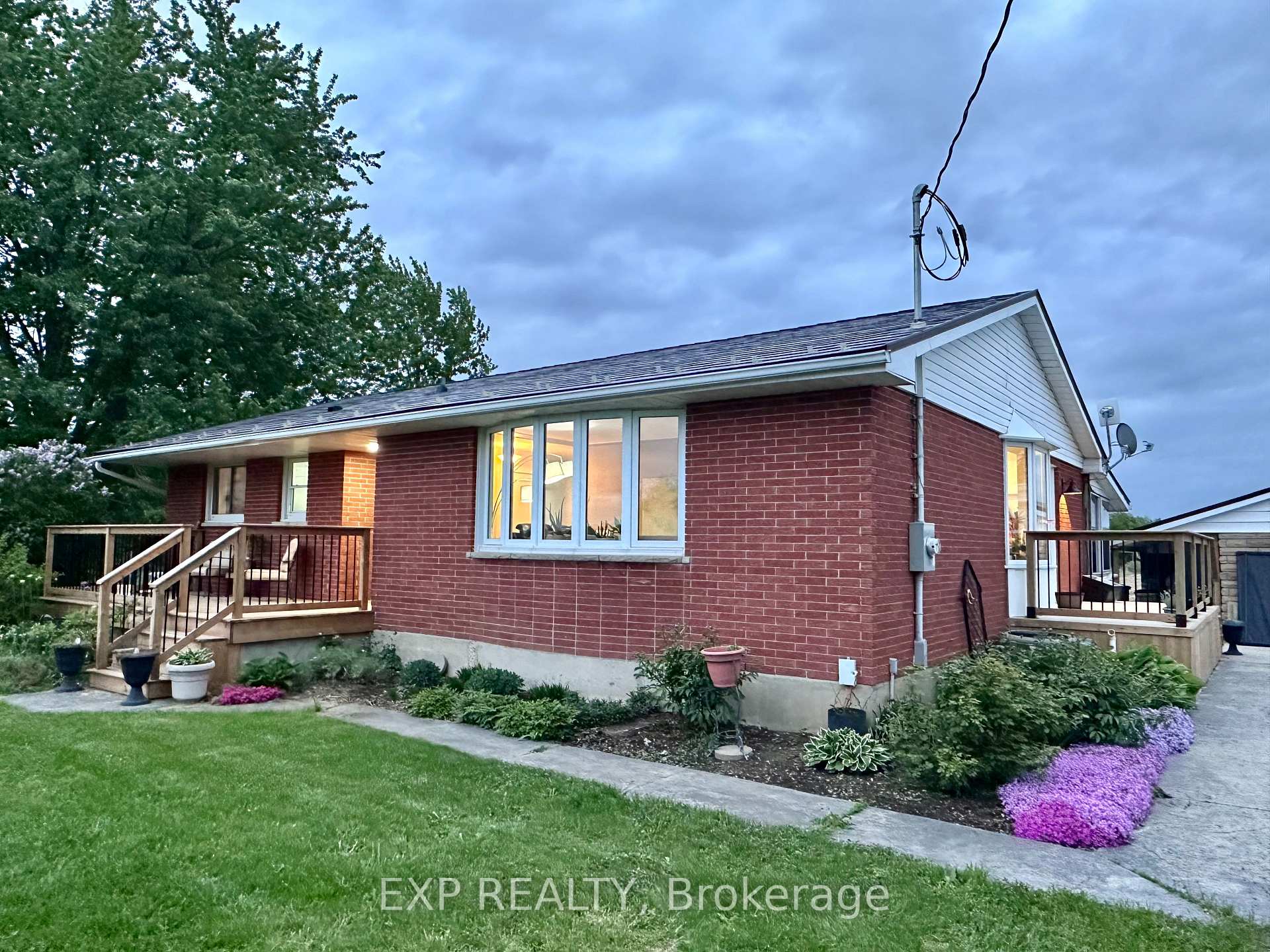 Photo 2 of 9235 Hickory Drive, Strathroy-Caradoc, Rural Strathroy-Caradoc — HOMEH
