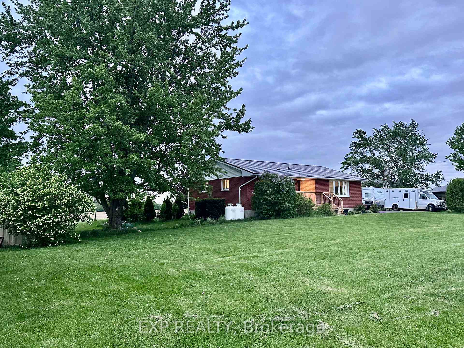 Photo 6 of 9235 Hickory Drive, Strathroy-Caradoc, Rural Strathroy-Caradoc — HOMEH