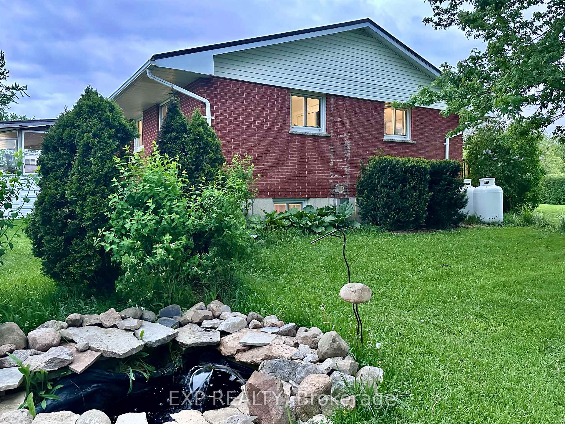Photo 8 of 9235 Hickory Drive, Strathroy-Caradoc, Rural Strathroy-Caradoc — HOMEH