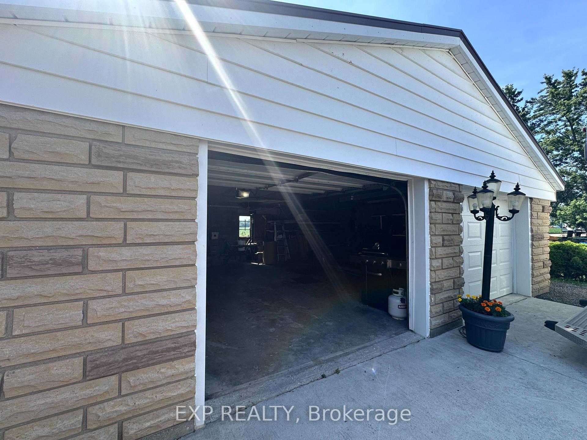 Photo 44 of 9235 Hickory Drive, Strathroy-Caradoc, Rural Strathroy-Caradoc — HOMEH