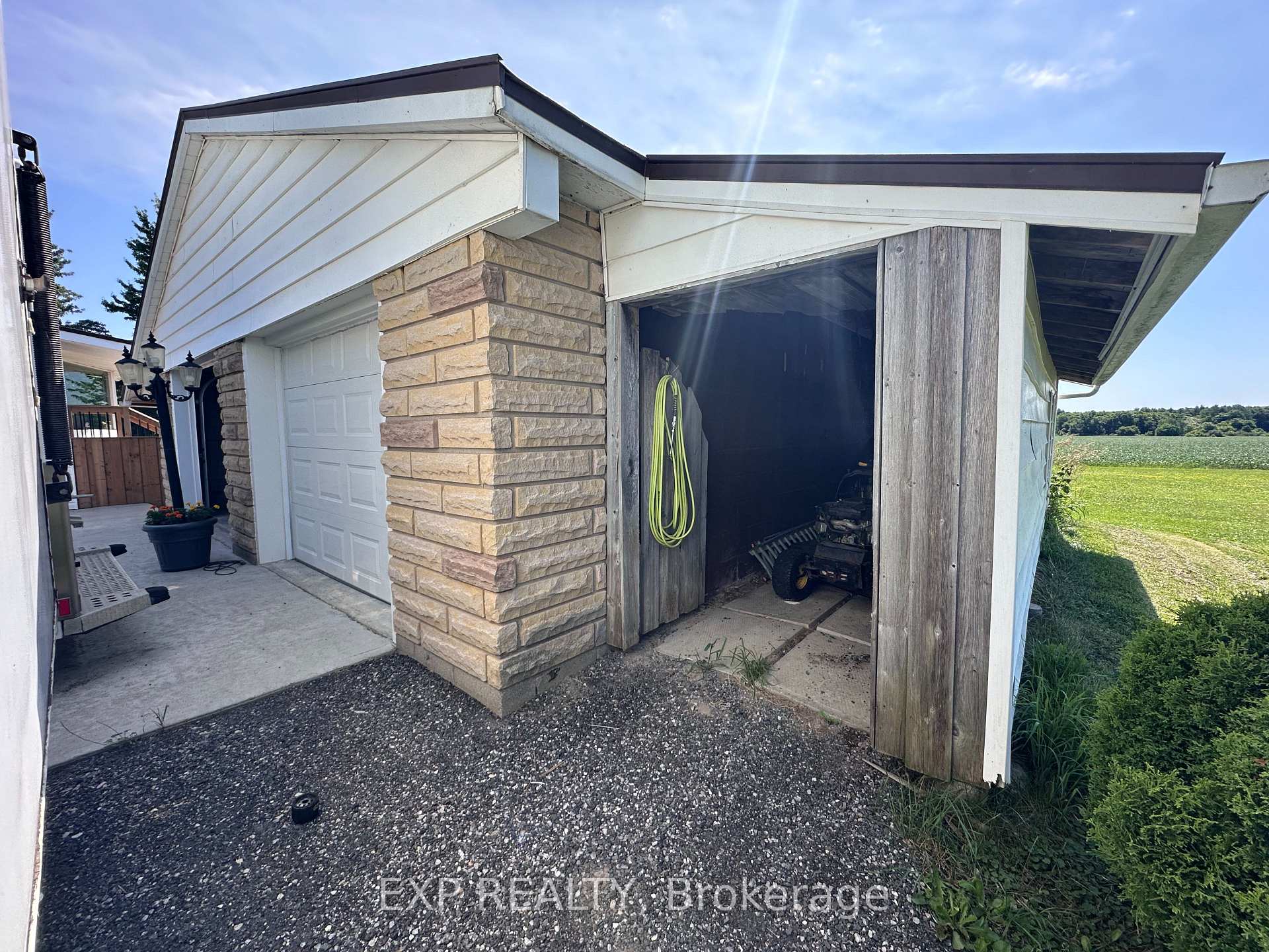 Photo 46 of 9235 Hickory Drive, Strathroy-Caradoc, Rural Strathroy-Caradoc — HOMEH