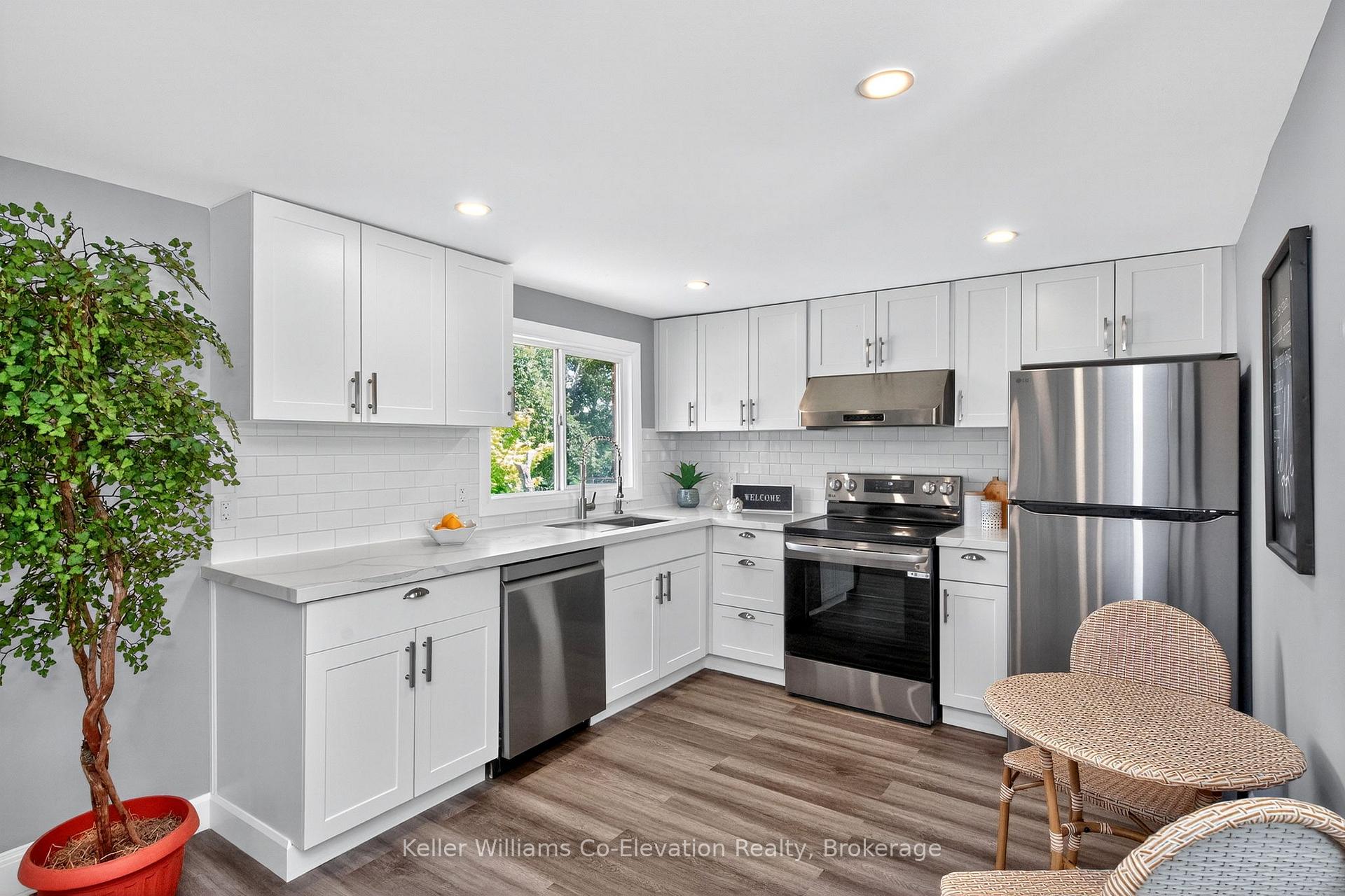 Photo 6 of 408 Barnes Avenue, Tay, Port McNicoll — HOMEH