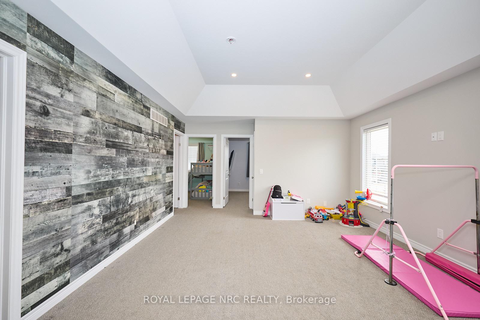 Photo 18 of 14 Lamb Crescent, Thorold, Hurricane/Merrittville — HOMEH