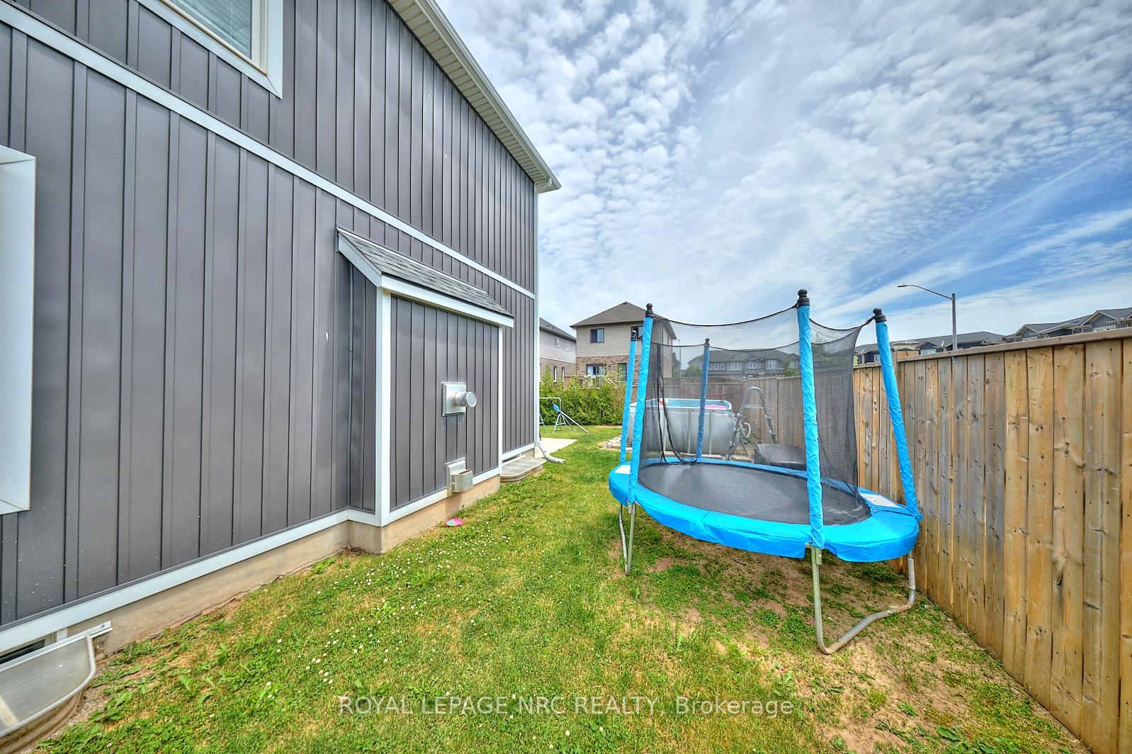 Photo 40 of 14 Lamb Crescent, Thorold, Hurricane/Merrittville — HOMEH