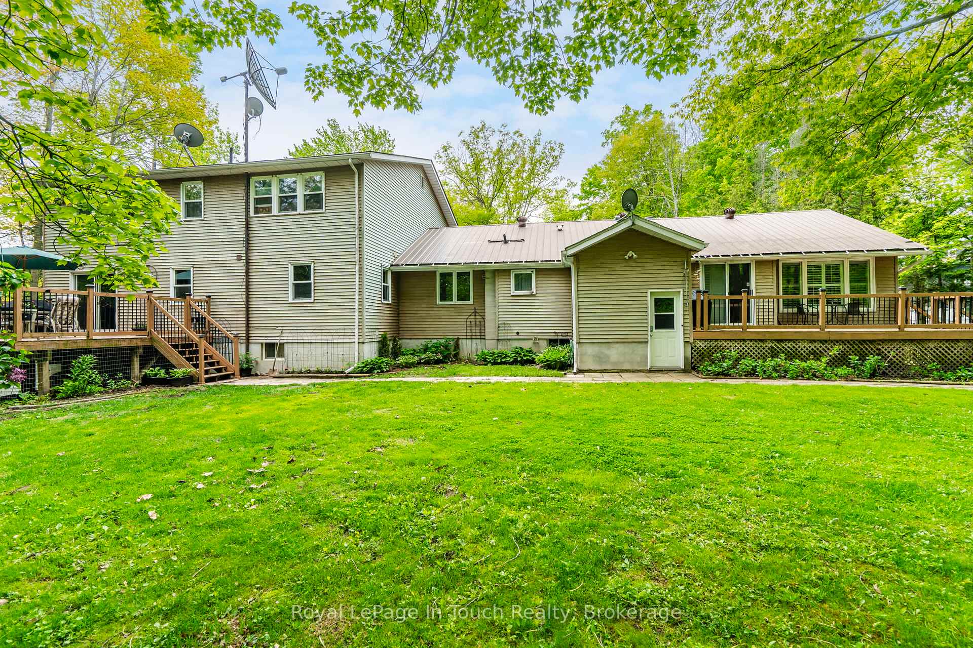 Photo 12 of 66 Joliet Crescent, Tiny, Rural Tiny — HOMEH