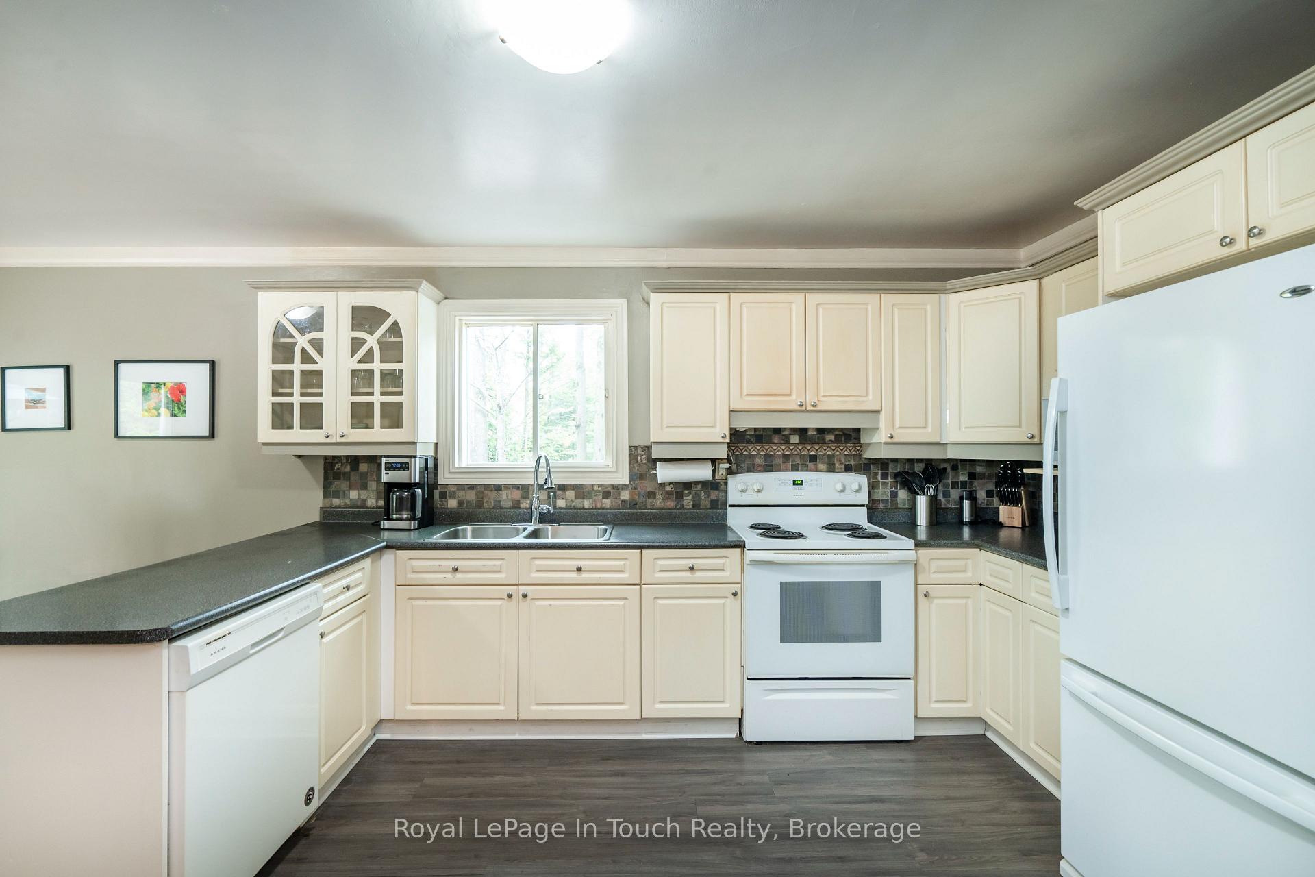 Photo 14 of 66 Joliet Crescent, Tiny, Rural Tiny — HOMEH