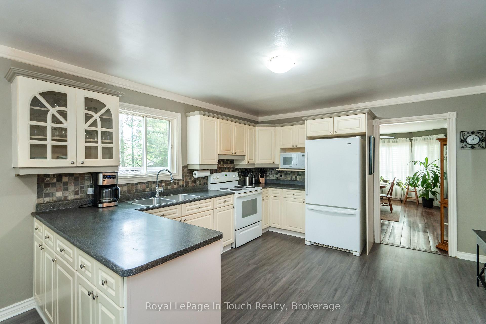 Photo 15 of 66 Joliet Crescent, Tiny, Rural Tiny — HOMEH