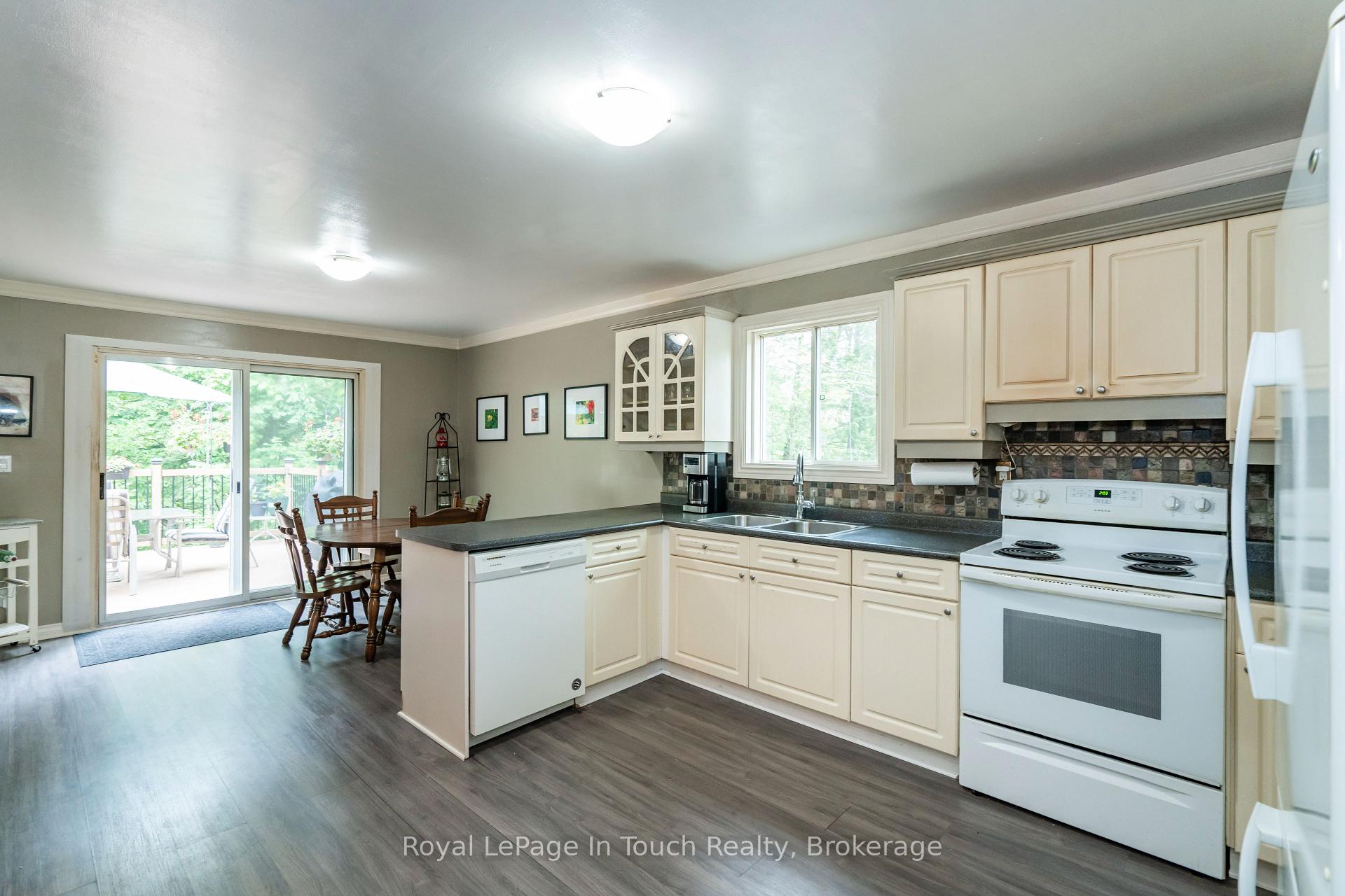 Photo 16 of 66 Joliet Crescent, Tiny, Rural Tiny — HOMEH