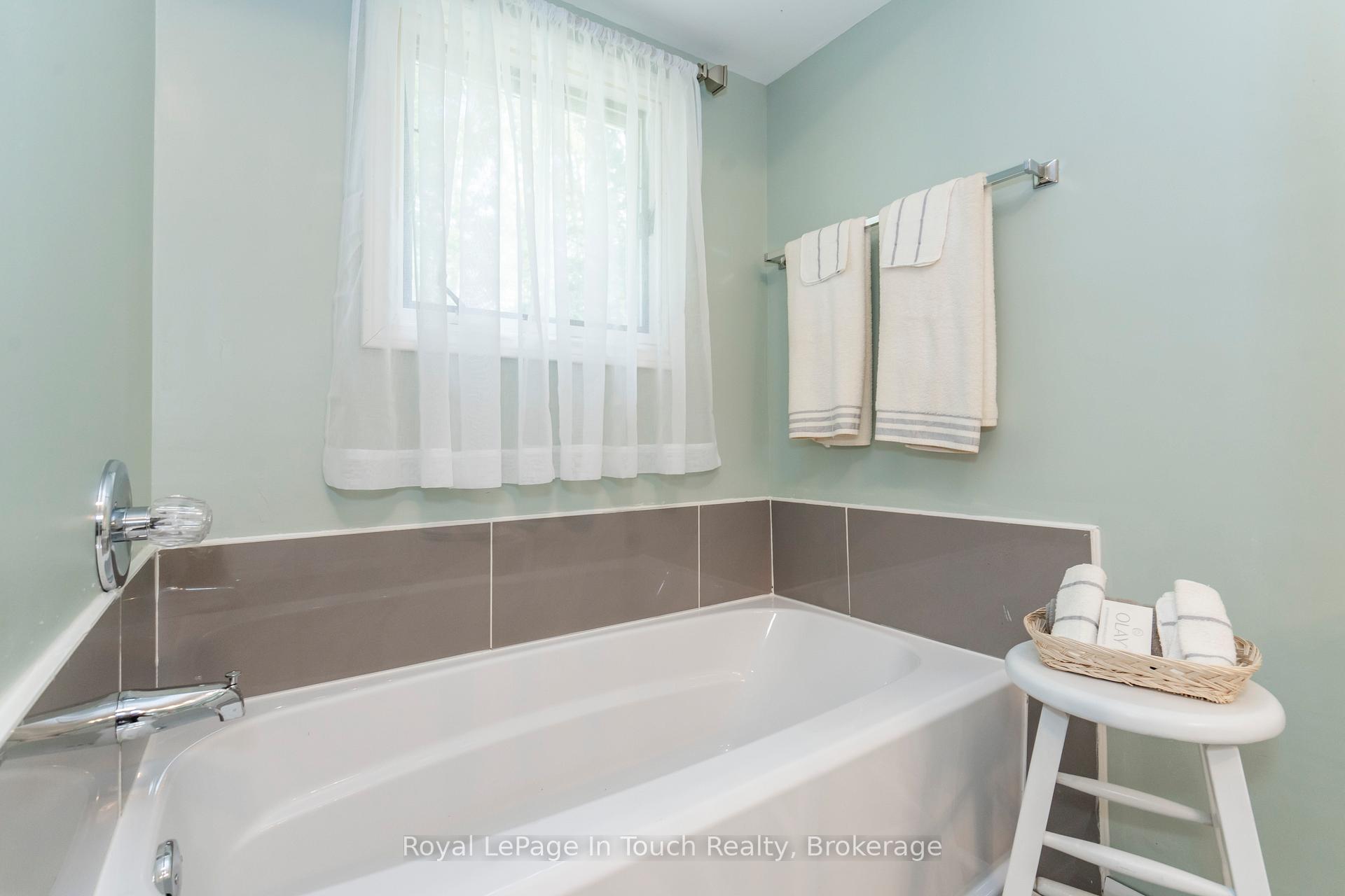 Photo 50 of 66 Joliet Crescent, Tiny, Rural Tiny — HOMEH
