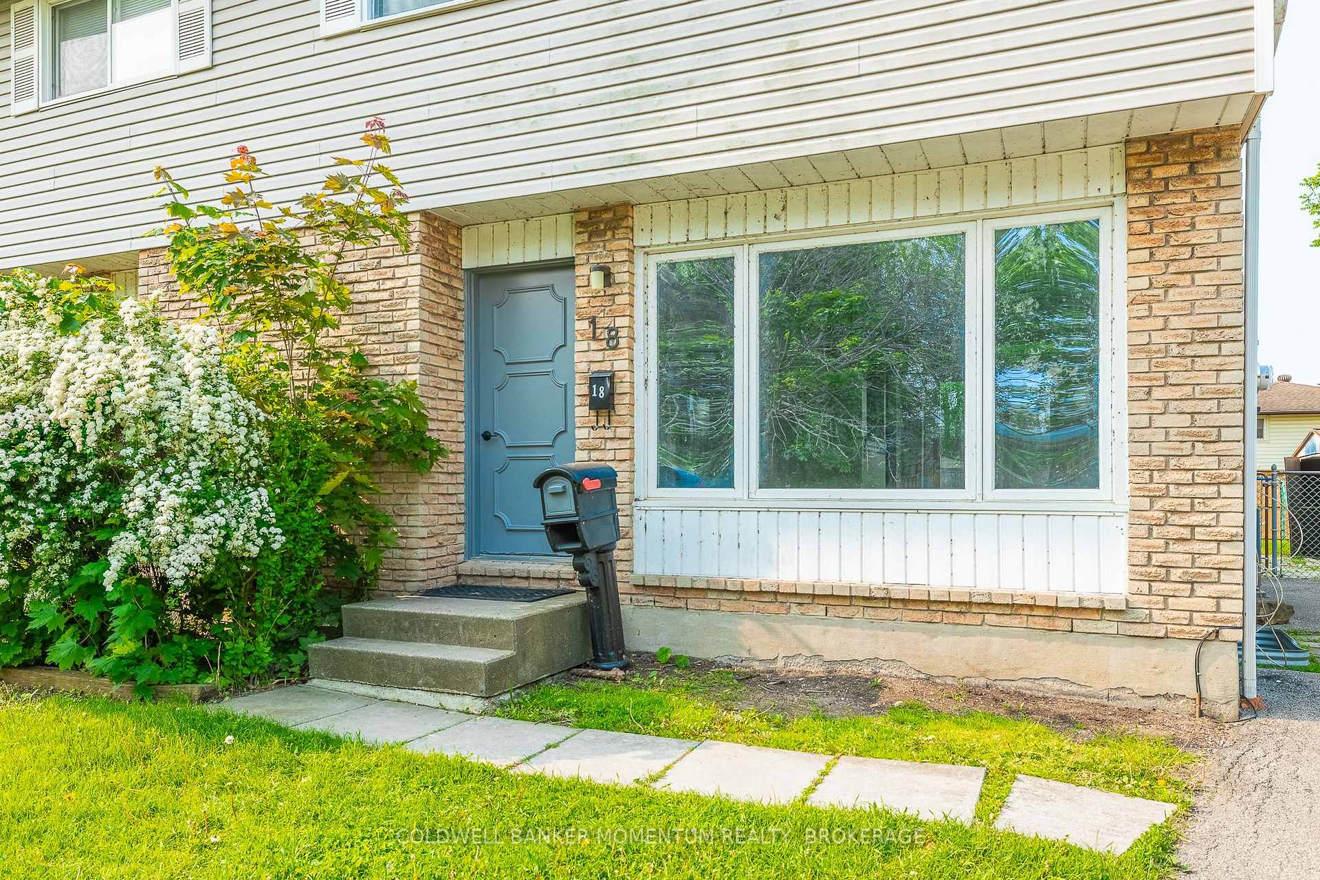 Photo 5 of 18 Tara Crescent, Thorold, Confederation Heights — HOMEH