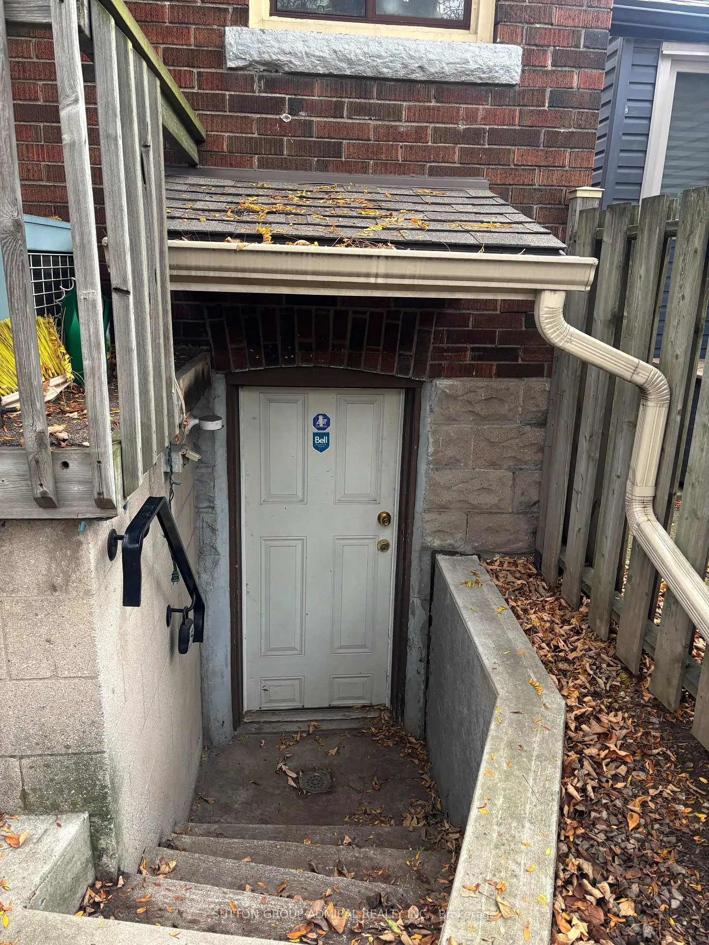 Photo 3 of 226 Bay Street, Hamilton, Central — HOMEH