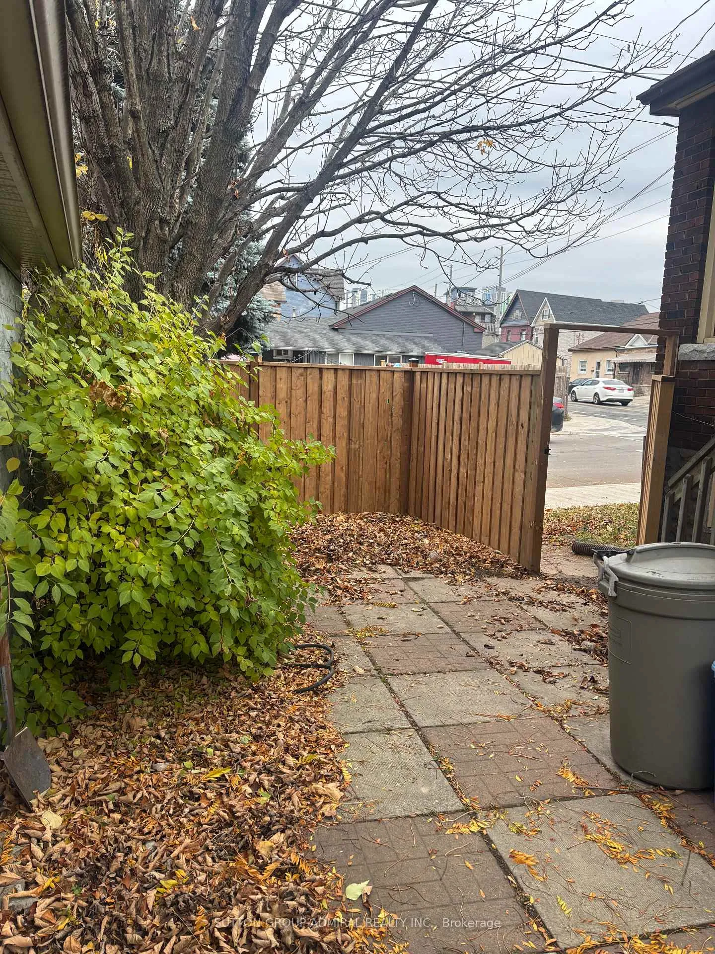 Photo 4 of 226 Bay Street, Hamilton, Central — HOMEH