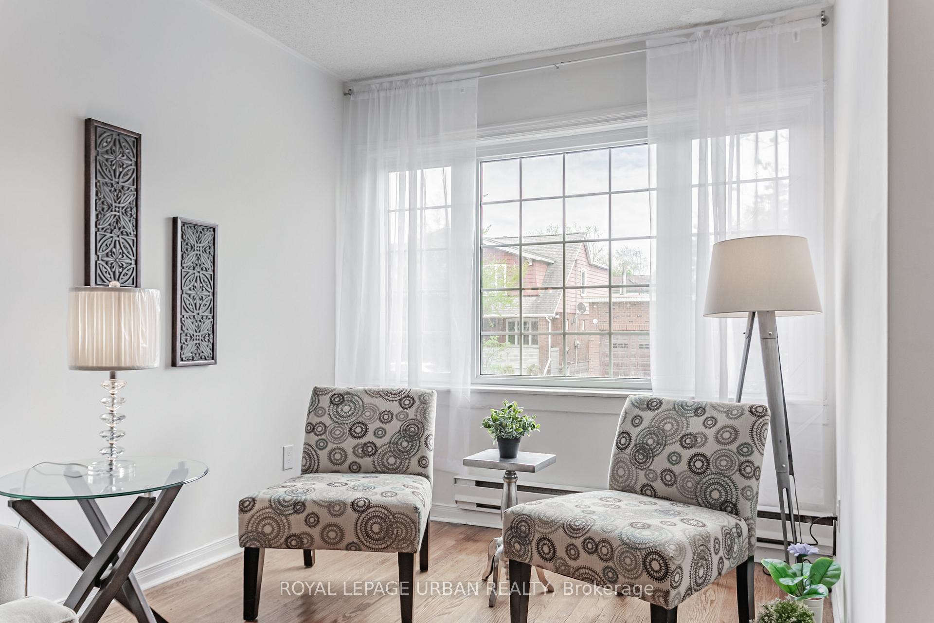 Photo 4 of 144 Aldwych Avenue, Toronto, Danforth Village-East York — HOMEH