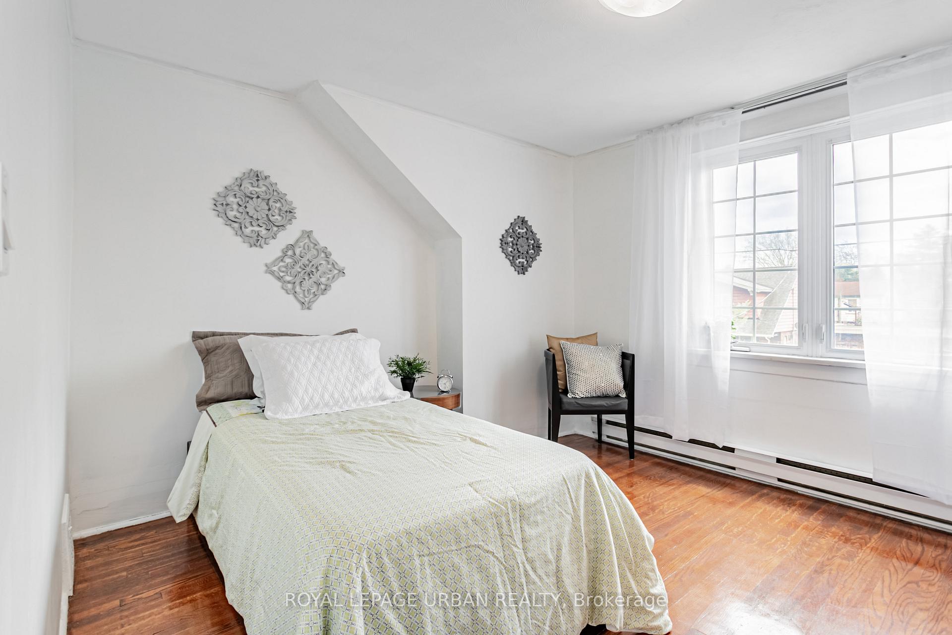 Photo 18 of 144 Aldwych Avenue, Toronto, Danforth Village-East York — HOMEH