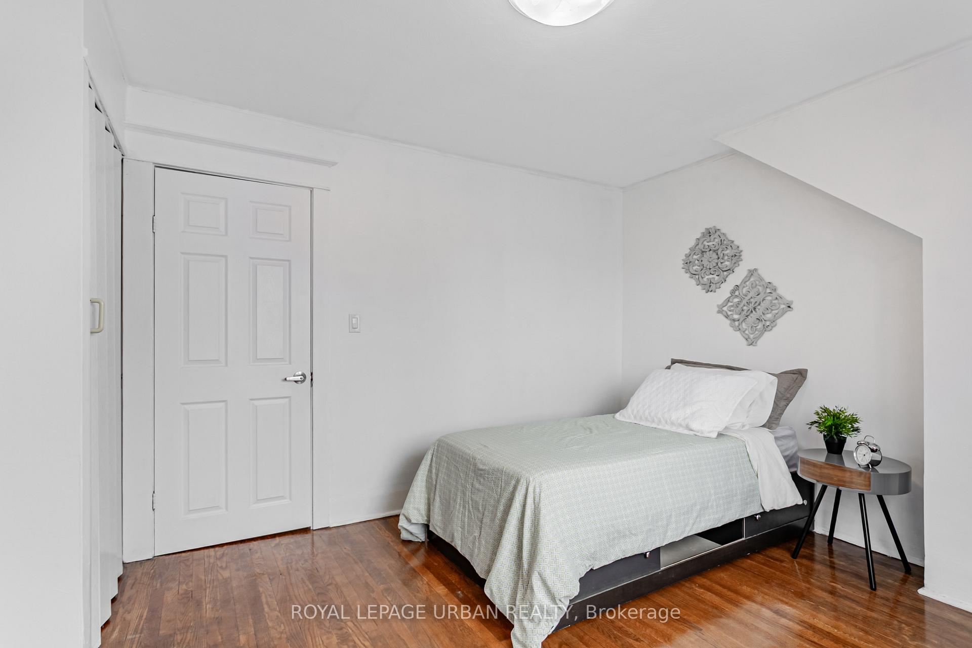 Photo 20 of 144 Aldwych Avenue, Toronto, Danforth Village-East York — HOMEH