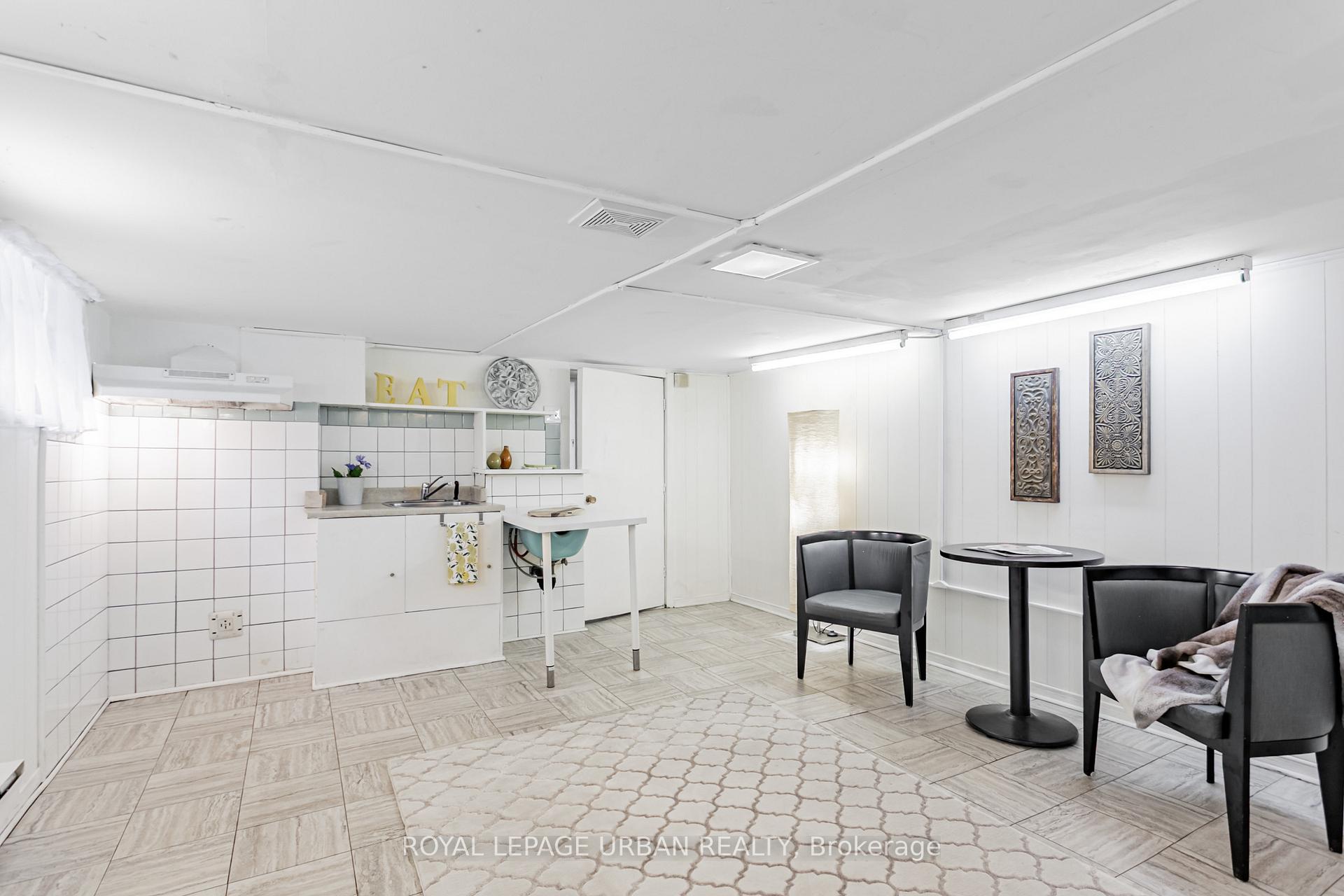 Photo 25 of 144 Aldwych Avenue, Toronto, Danforth Village-East York — HOMEH