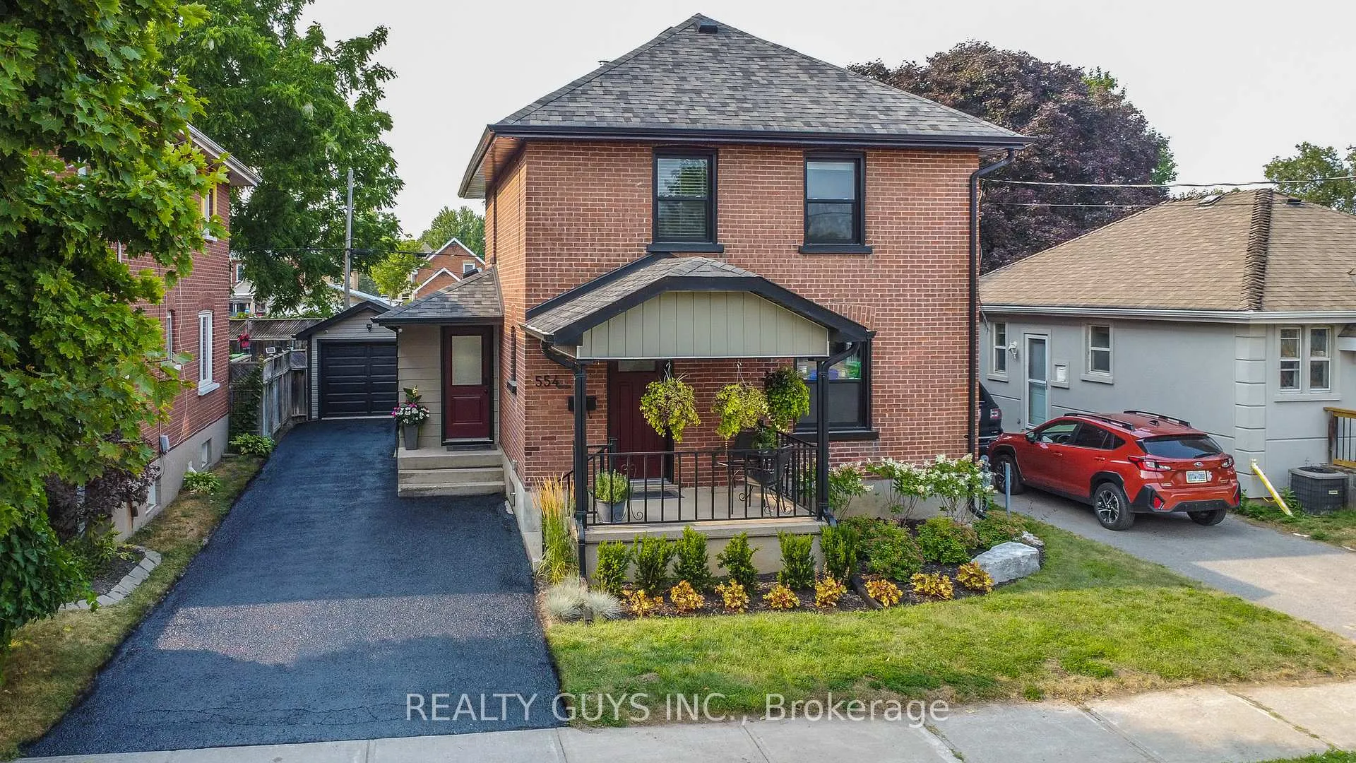 Photo 3 of 554 Douglas Avenue, Peterborough, Town Ward 3 — HOMEH