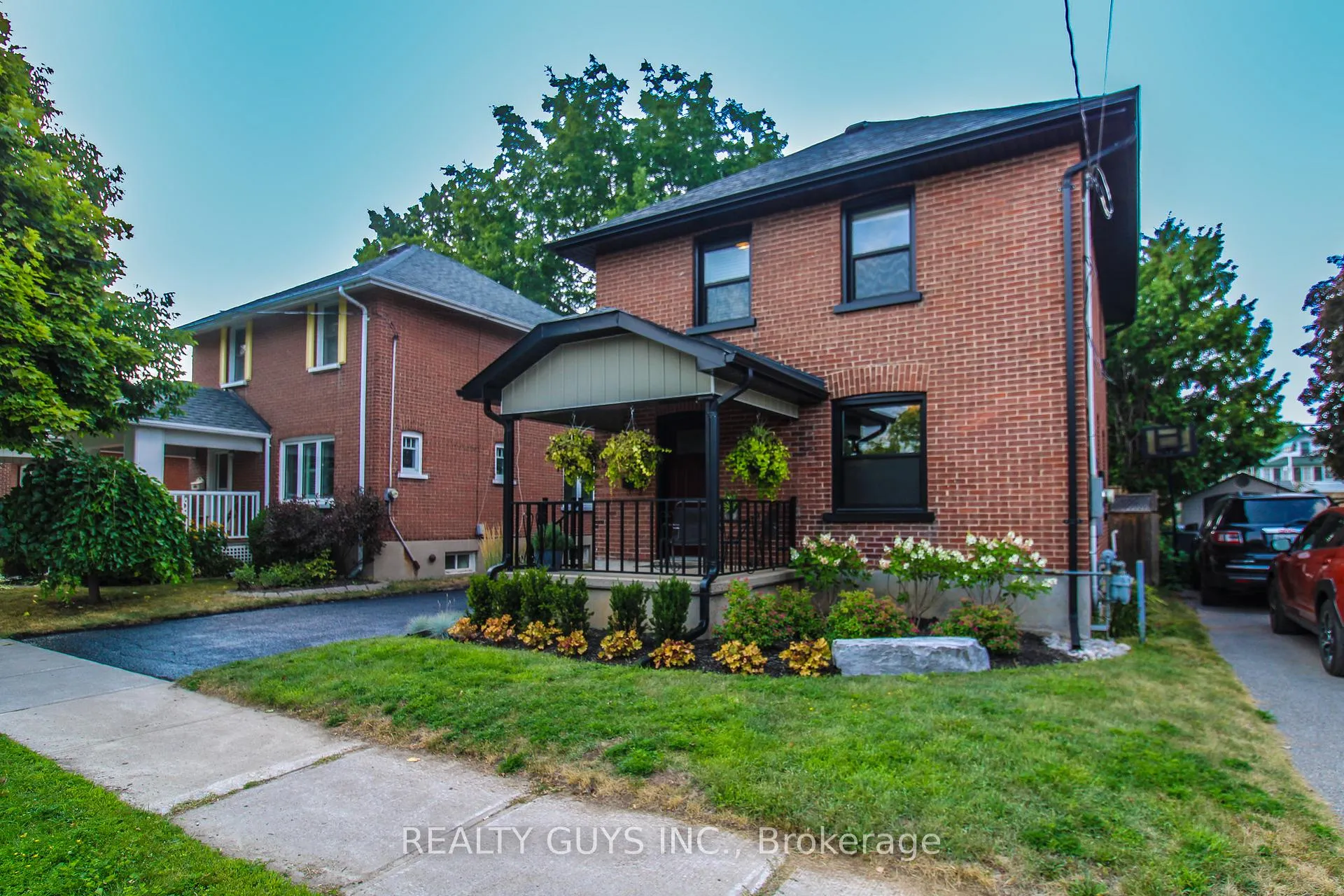 Photo 5 of 554 Douglas Avenue, Peterborough, Town Ward 3 — HOMEH