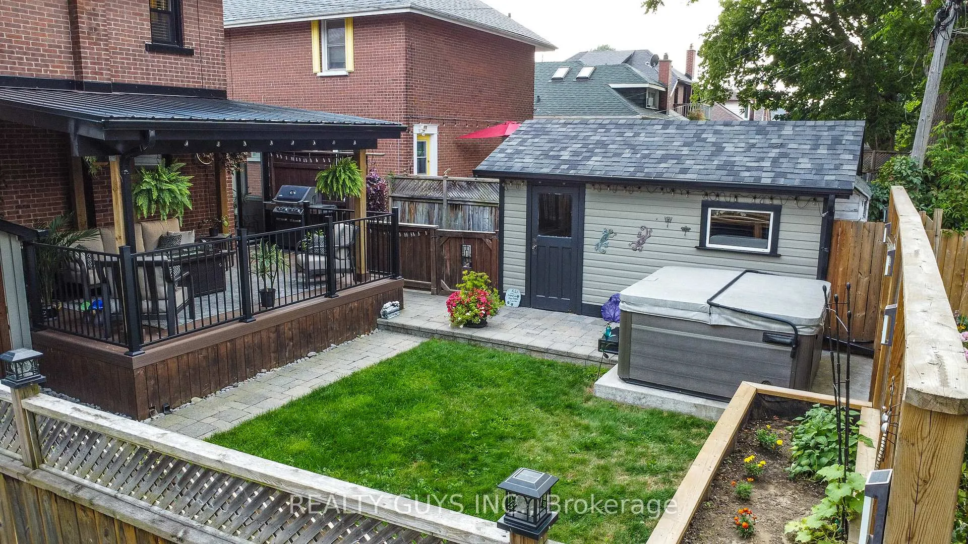 Photo 8 of 554 Douglas Avenue, Peterborough, Town Ward 3 — HOMEH