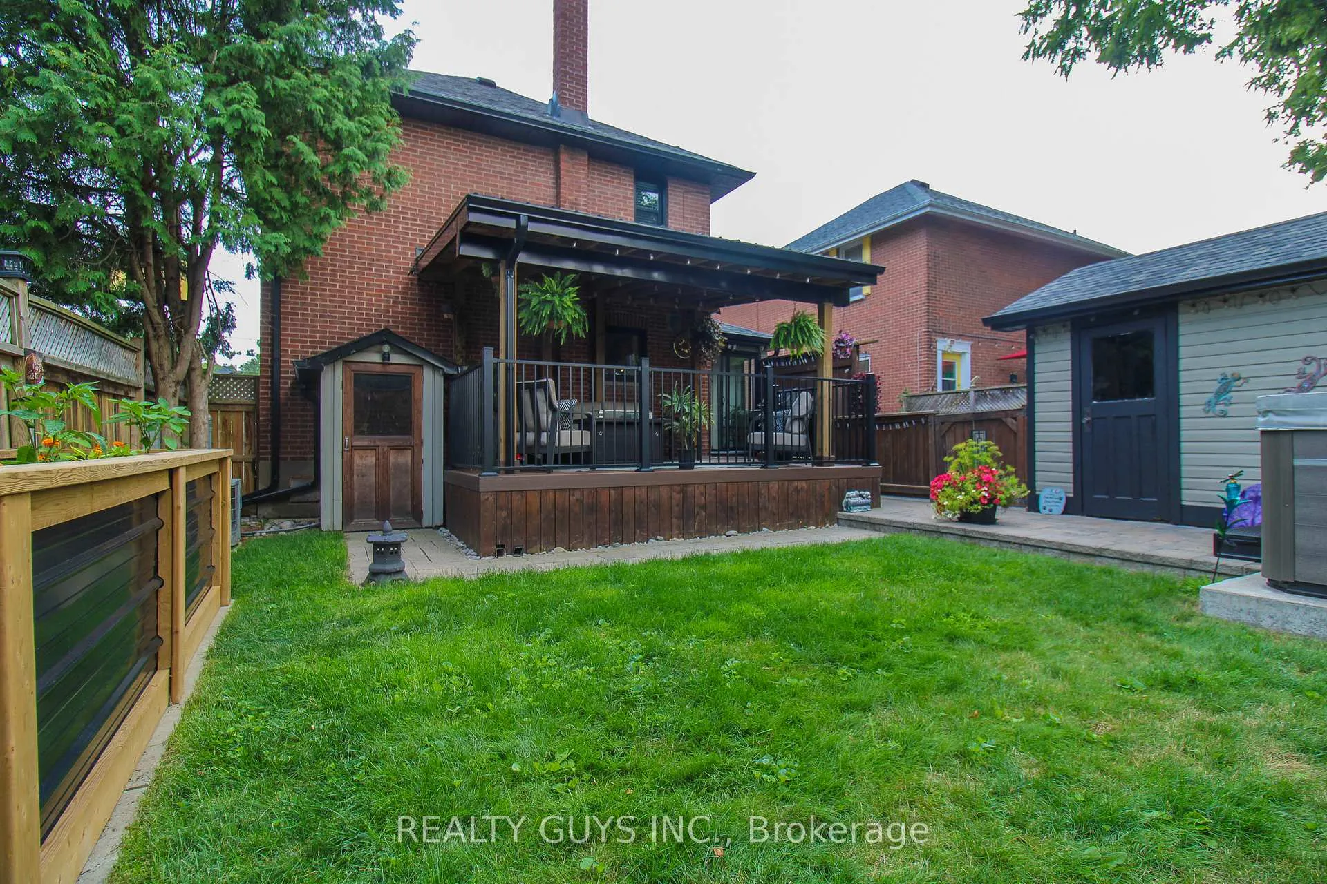 Photo 11 of 554 Douglas Avenue, Peterborough, Town Ward 3 — HOMEH