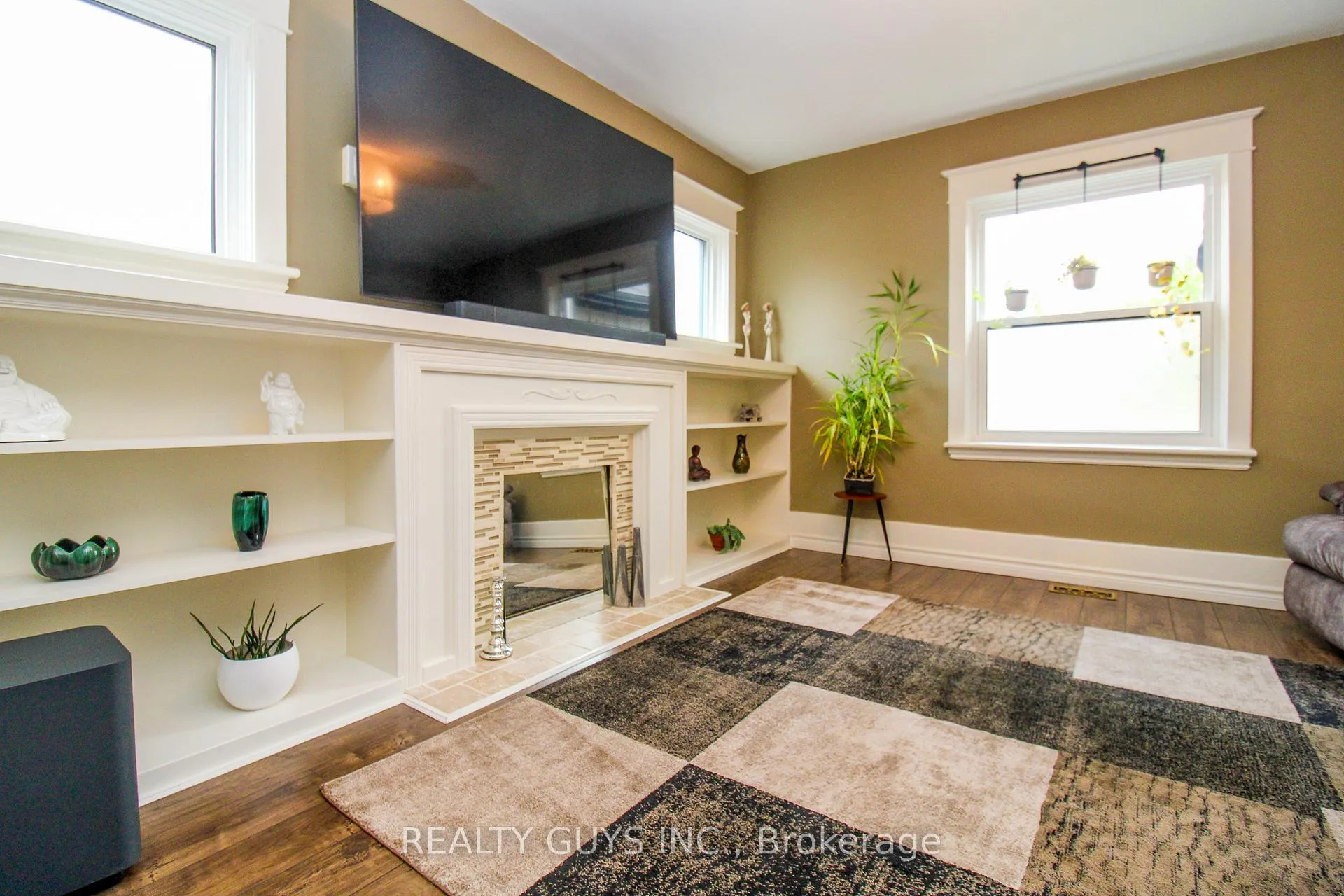 Photo 22 of 554 Douglas Avenue, Peterborough, Town Ward 3 — HOMEH