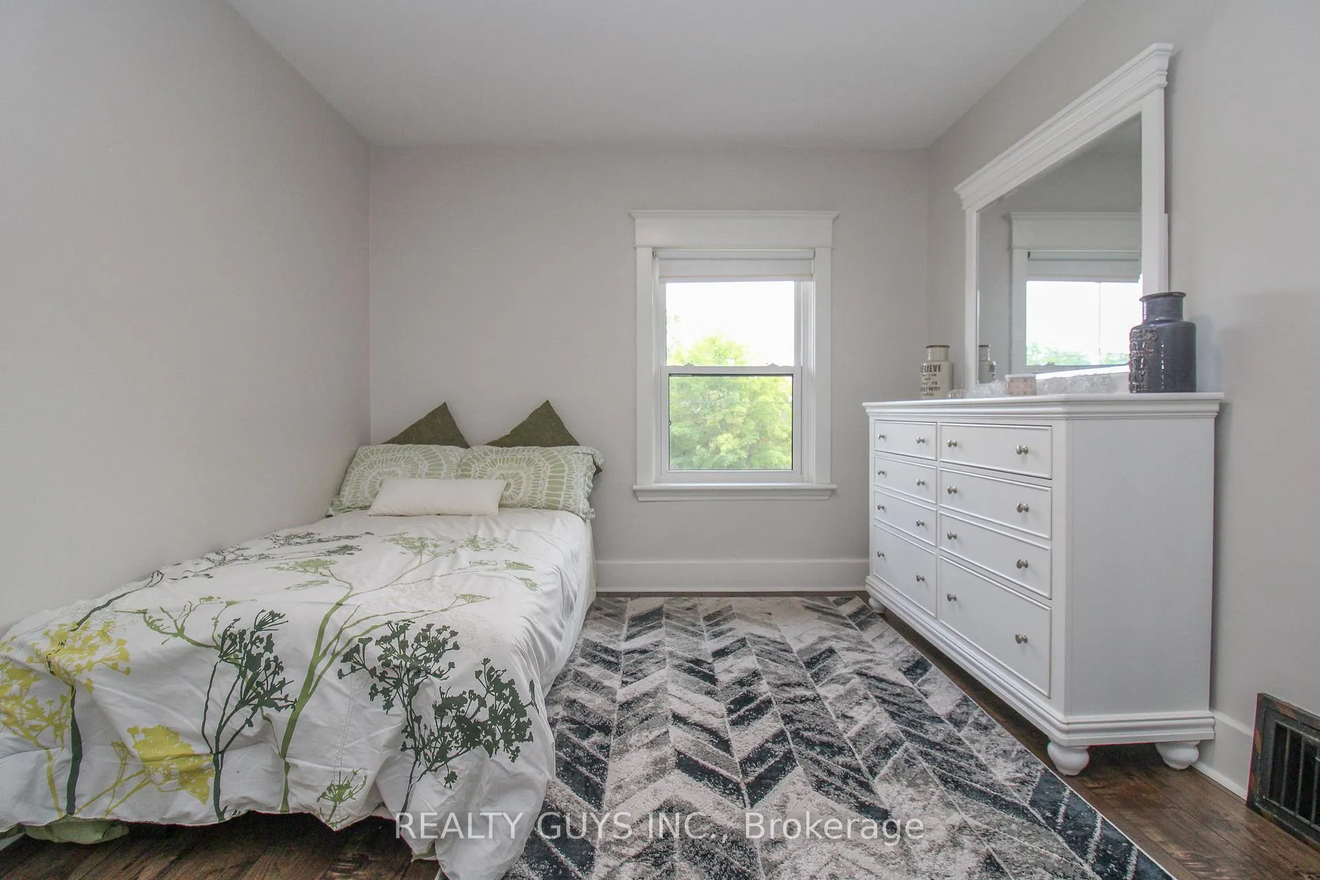 Photo 34 of 554 Douglas Avenue, Peterborough, Town Ward 3 — HOMEH