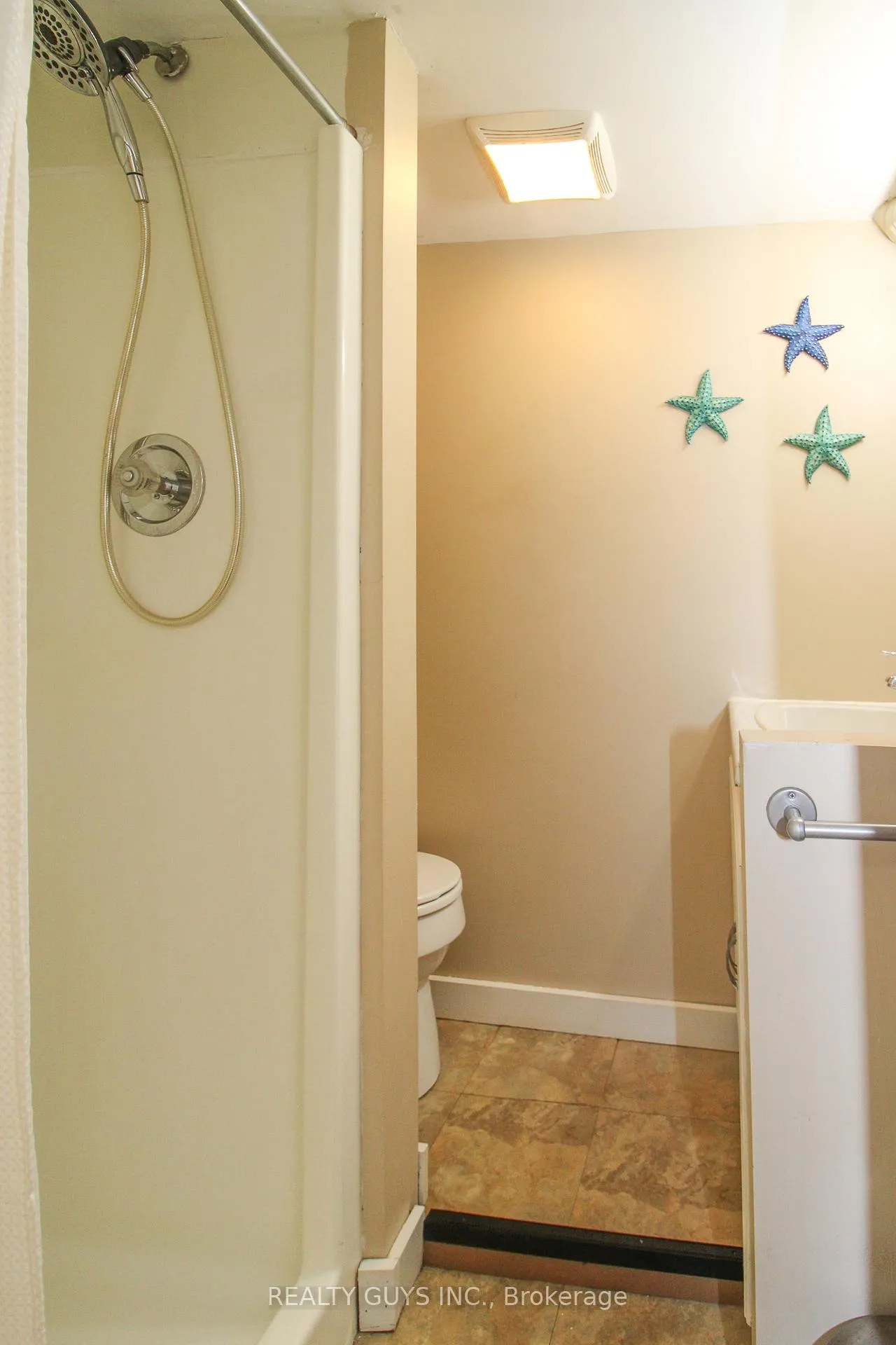 Photo 43 of 554 Douglas Avenue, Peterborough, Town Ward 3 — HOMEH