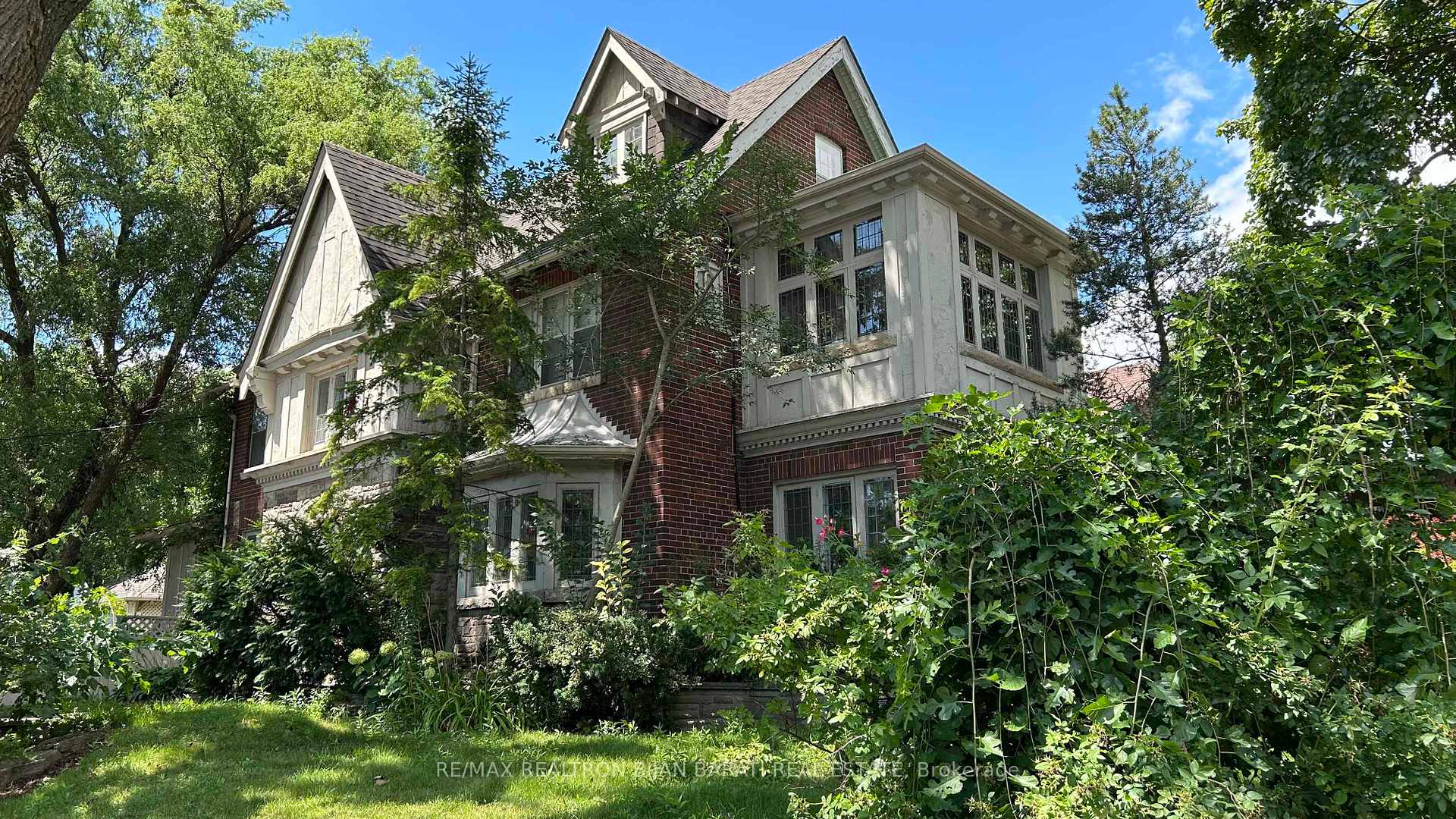 Photo 22 of 62 Elderwood Drive, Toronto, Forest Hill South — HOMEH