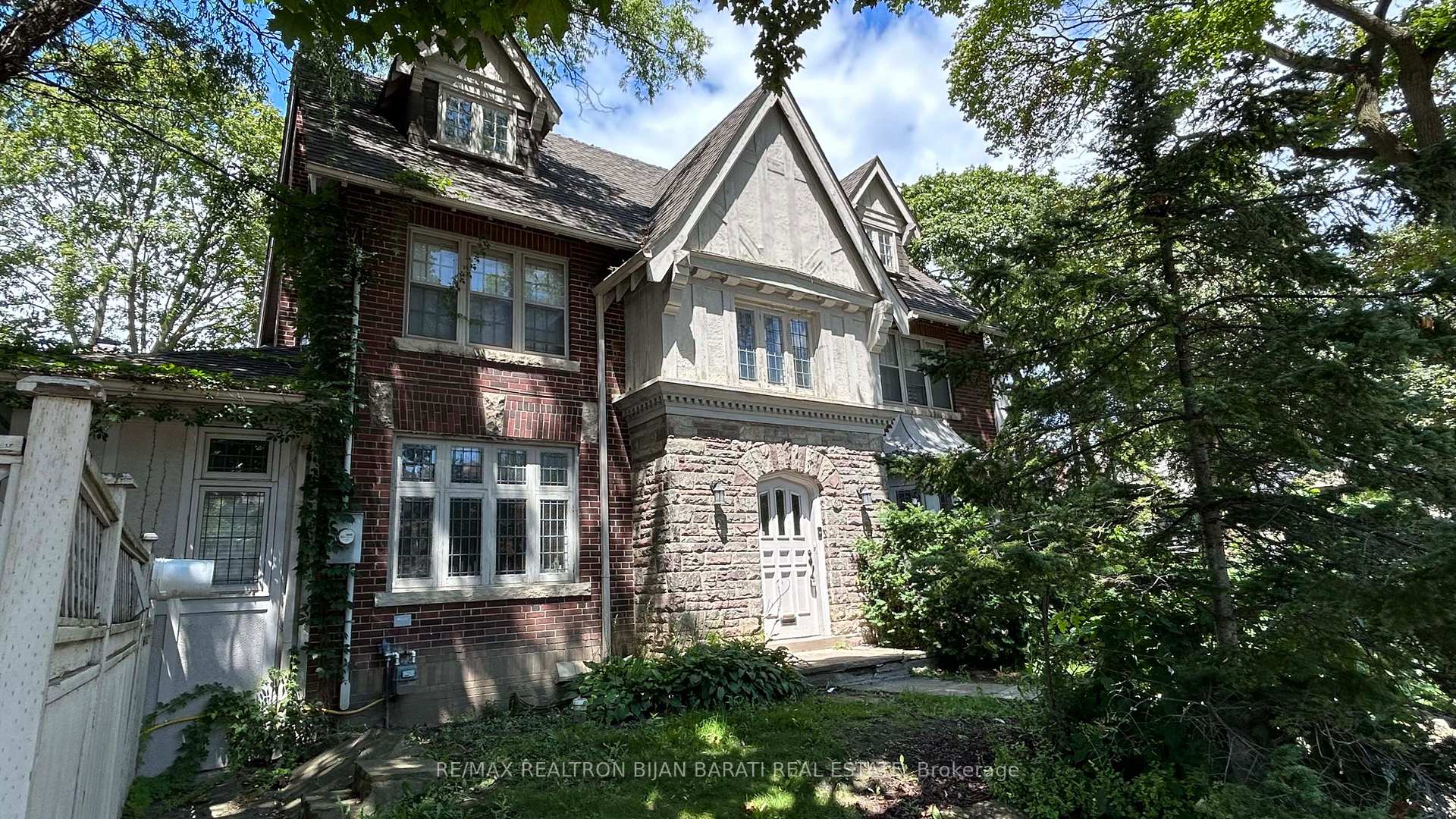 Photo 23 of 62 Elderwood Drive, Toronto, Forest Hill South — HOMEH