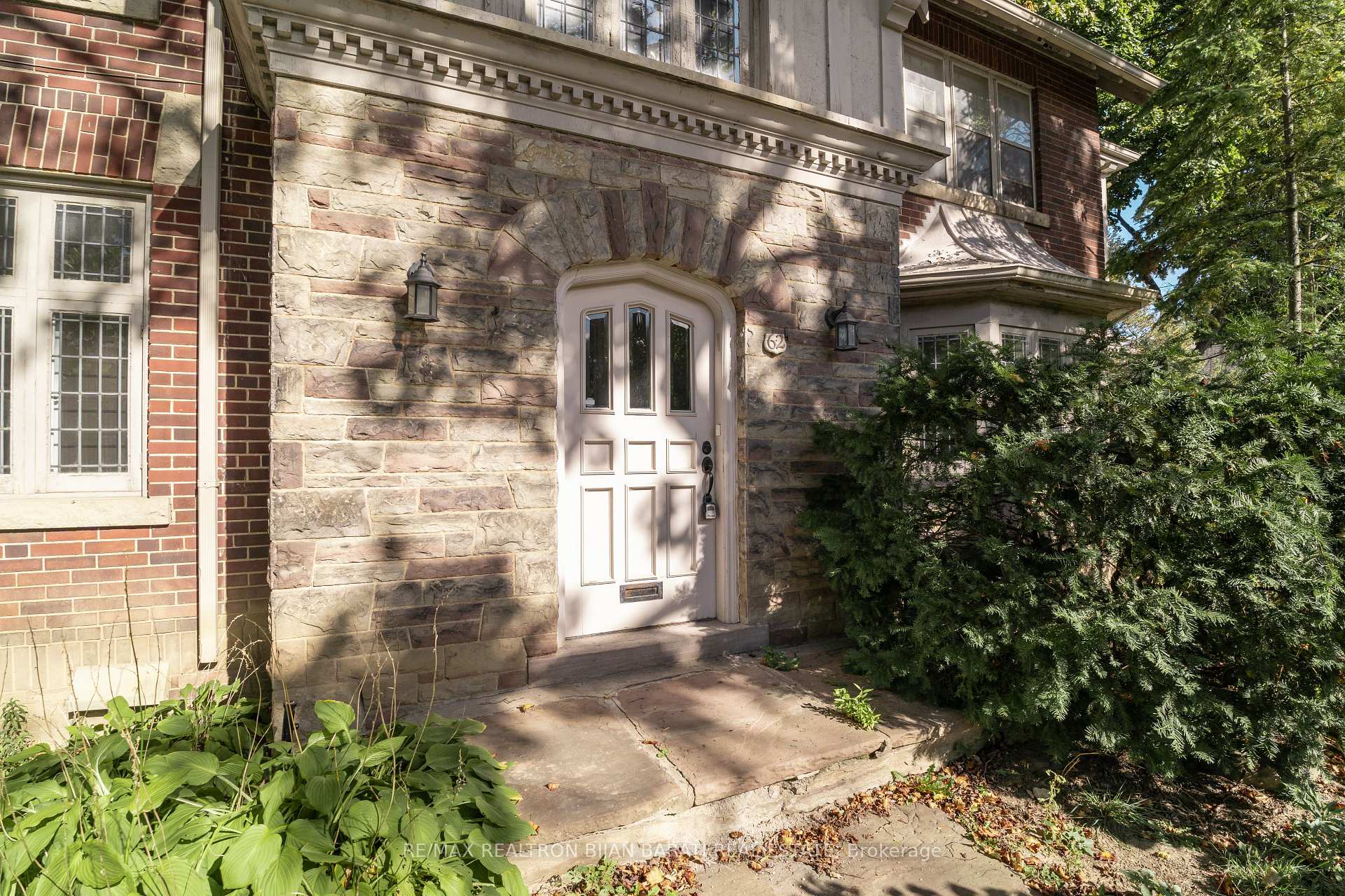 Photo 5 of 62 Elderwood Drive, Toronto, Forest Hill South — HOMEH