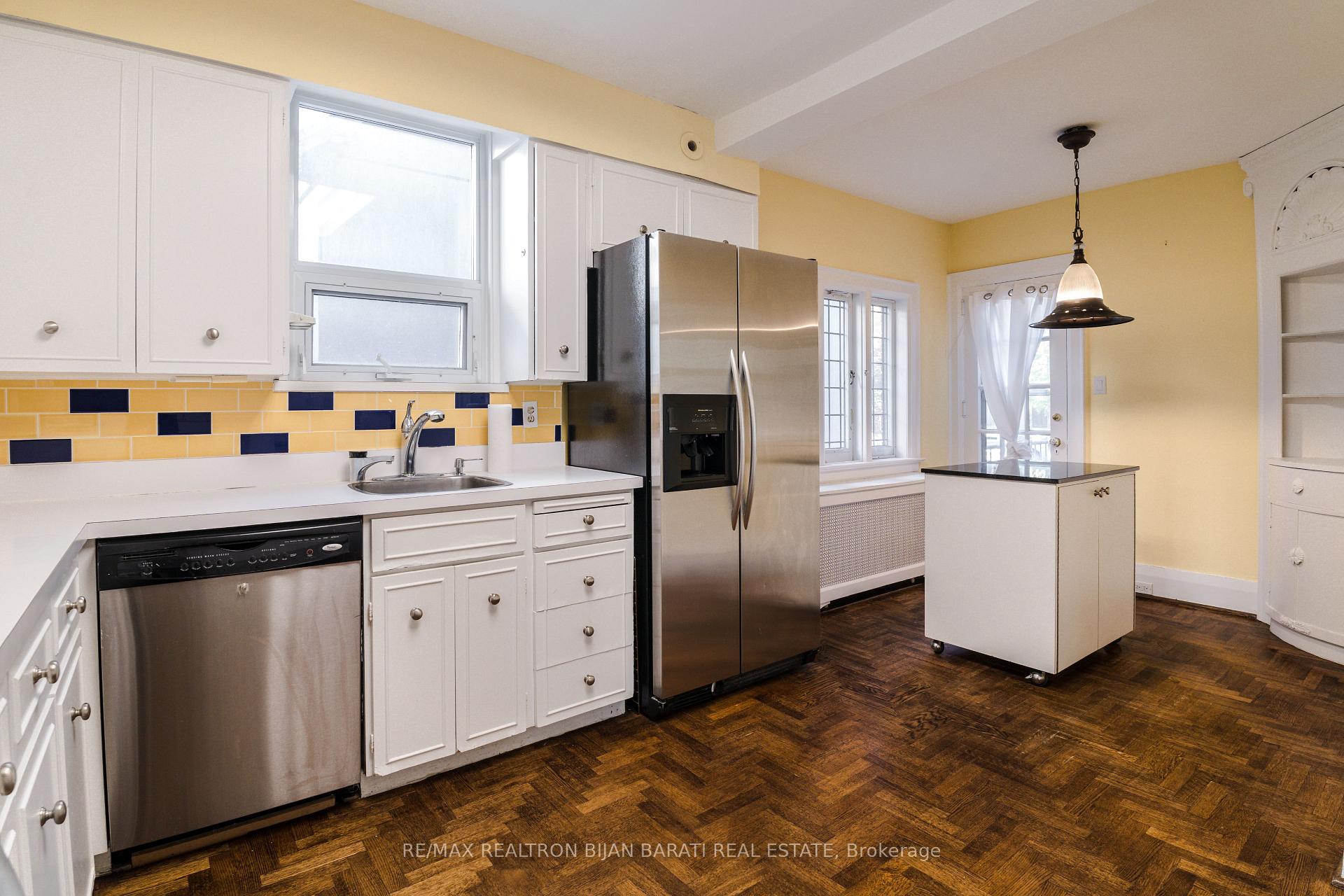 Photo 17 of 62 Elderwood Drive, Toronto, Forest Hill South — HOMEH