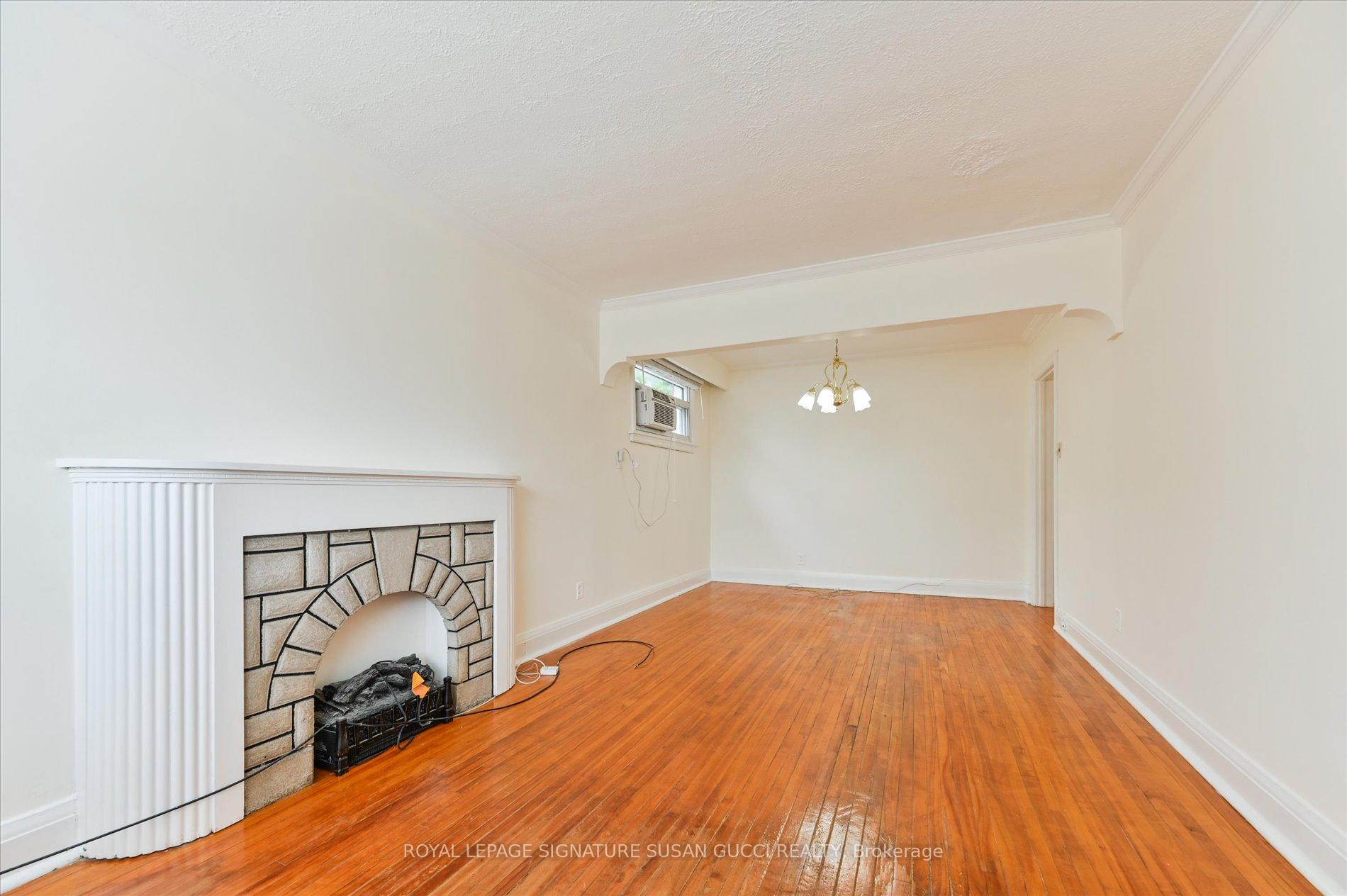 Photo 5 of 2747 St Clair Avenue E, Toronto, O'Connor-Parkview — HOMEH