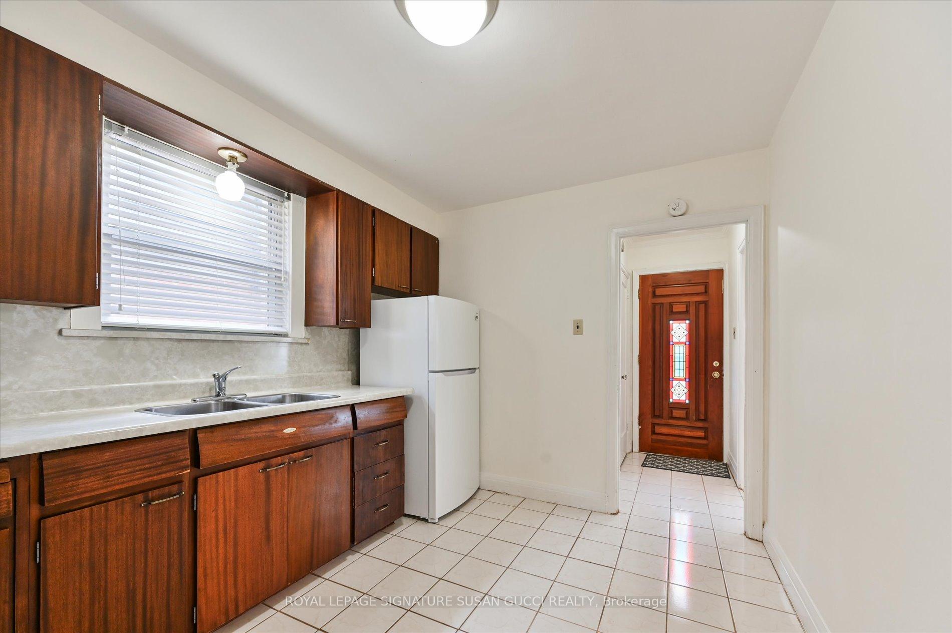 Photo 8 of 2747 St Clair Avenue E, Toronto, O'Connor-Parkview — HOMEH