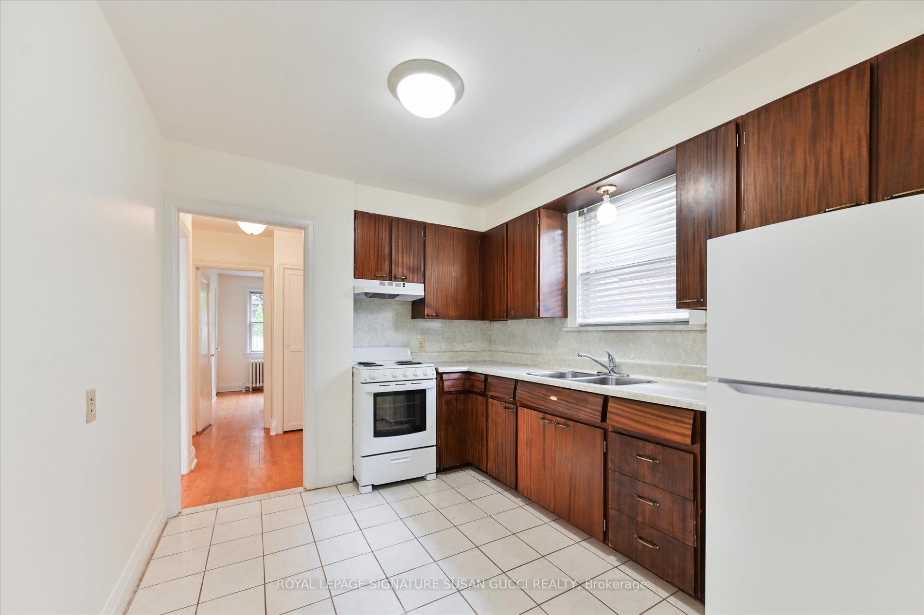 Photo 9 of 2747 St Clair Avenue E, Toronto, O'Connor-Parkview — HOMEH