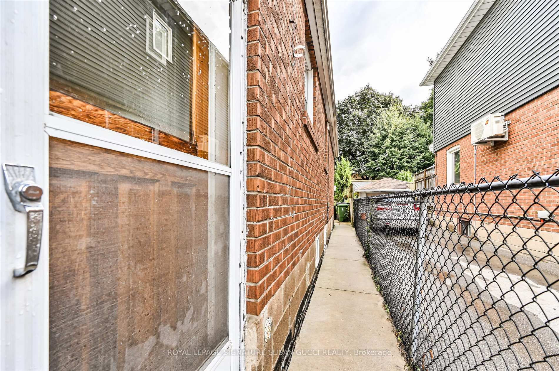 Photo 19 of 2747 St Clair Avenue E, Toronto, O'Connor-Parkview — HOMEH
