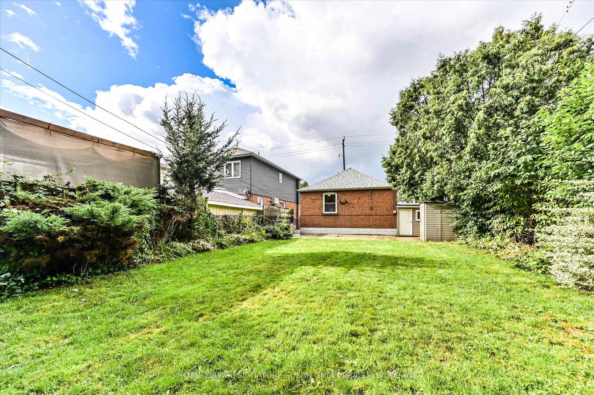 Photo 23 of 2747 St Clair Avenue E, Toronto, O'Connor-Parkview — HOMEH