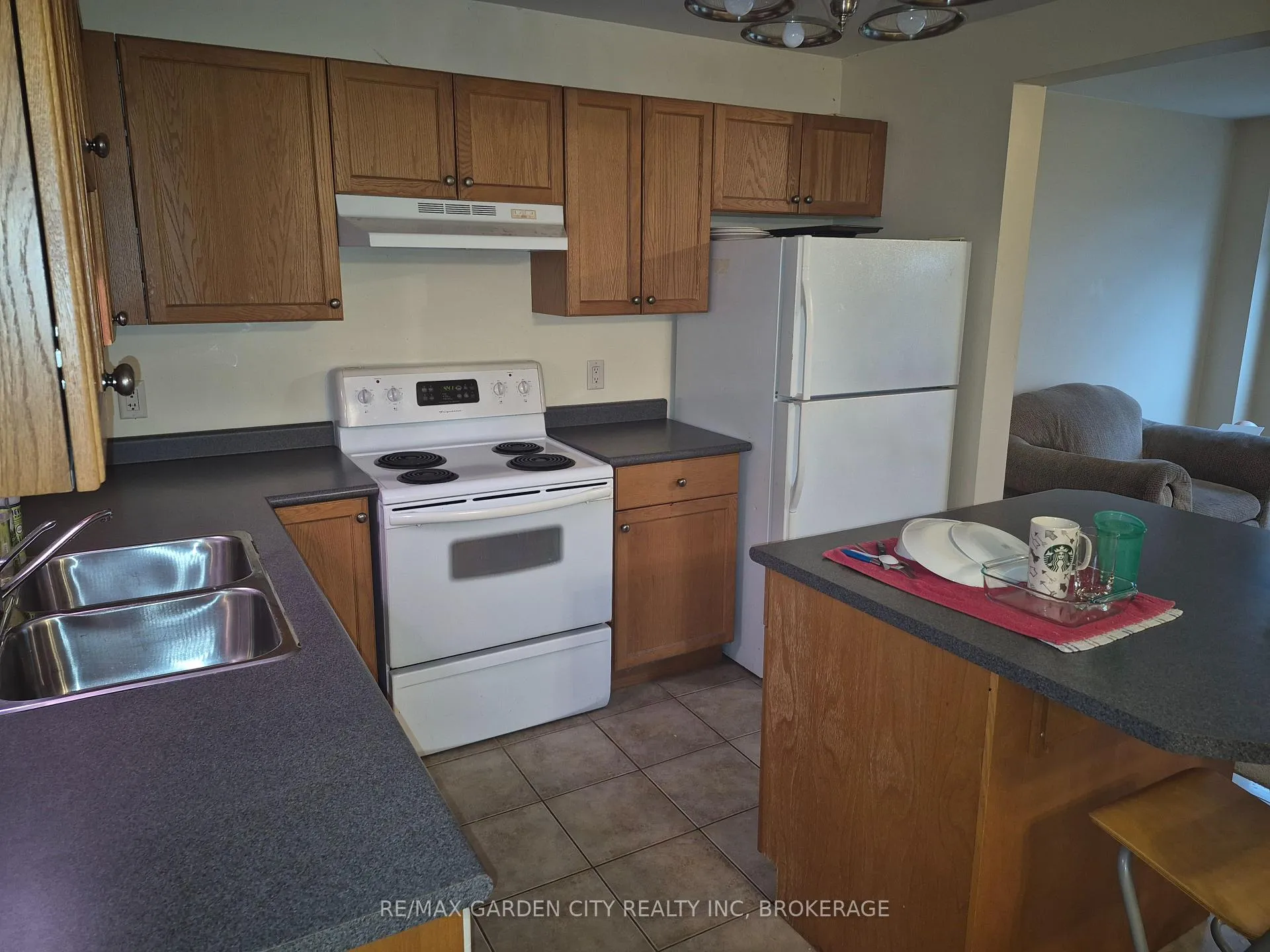Photo 10 of 27 Natalie Court, Thorold, Confederation Heights — HOMEH