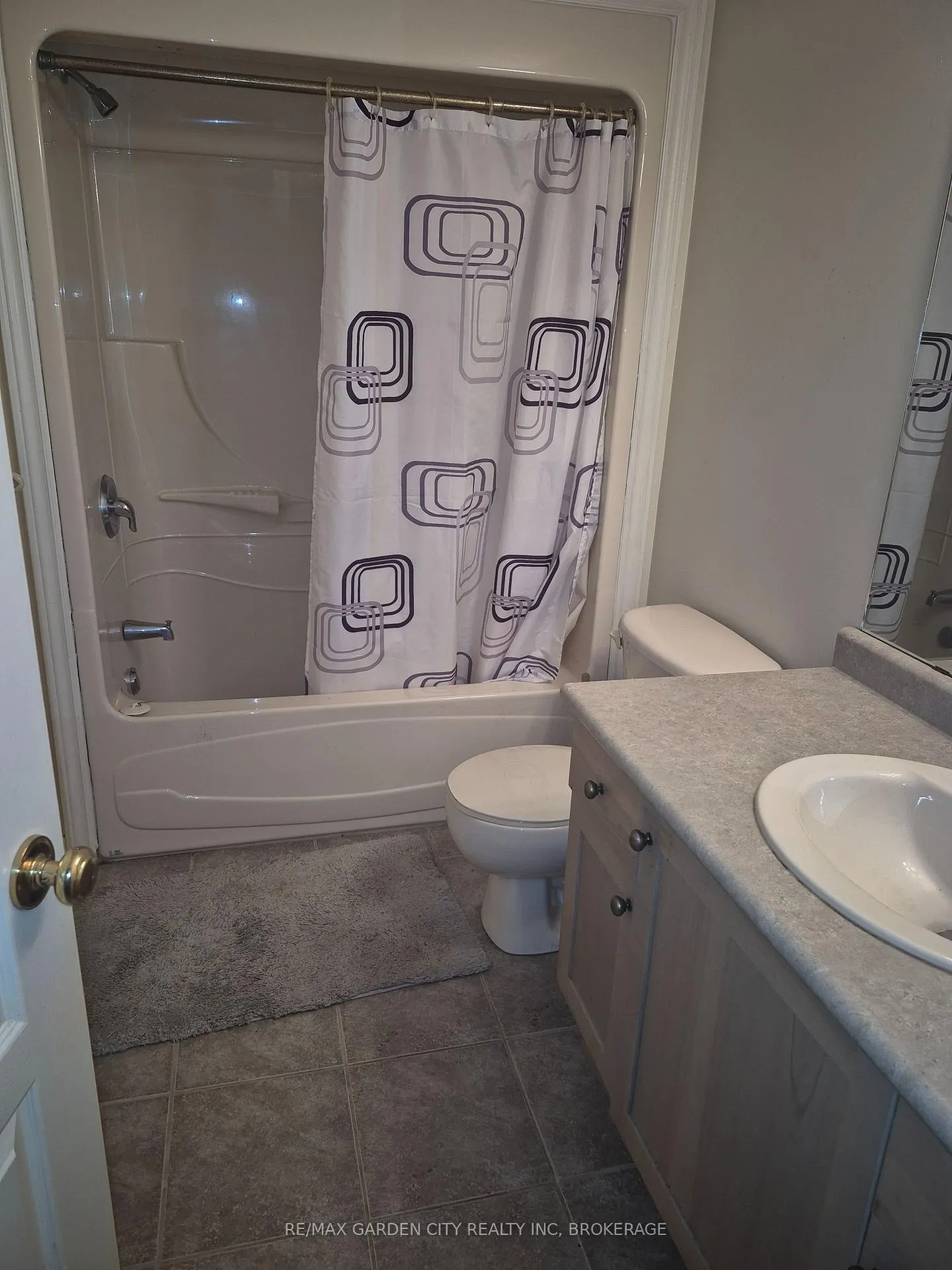 Photo 19 of 27 Natalie Court, Thorold, Confederation Heights — HOMEH