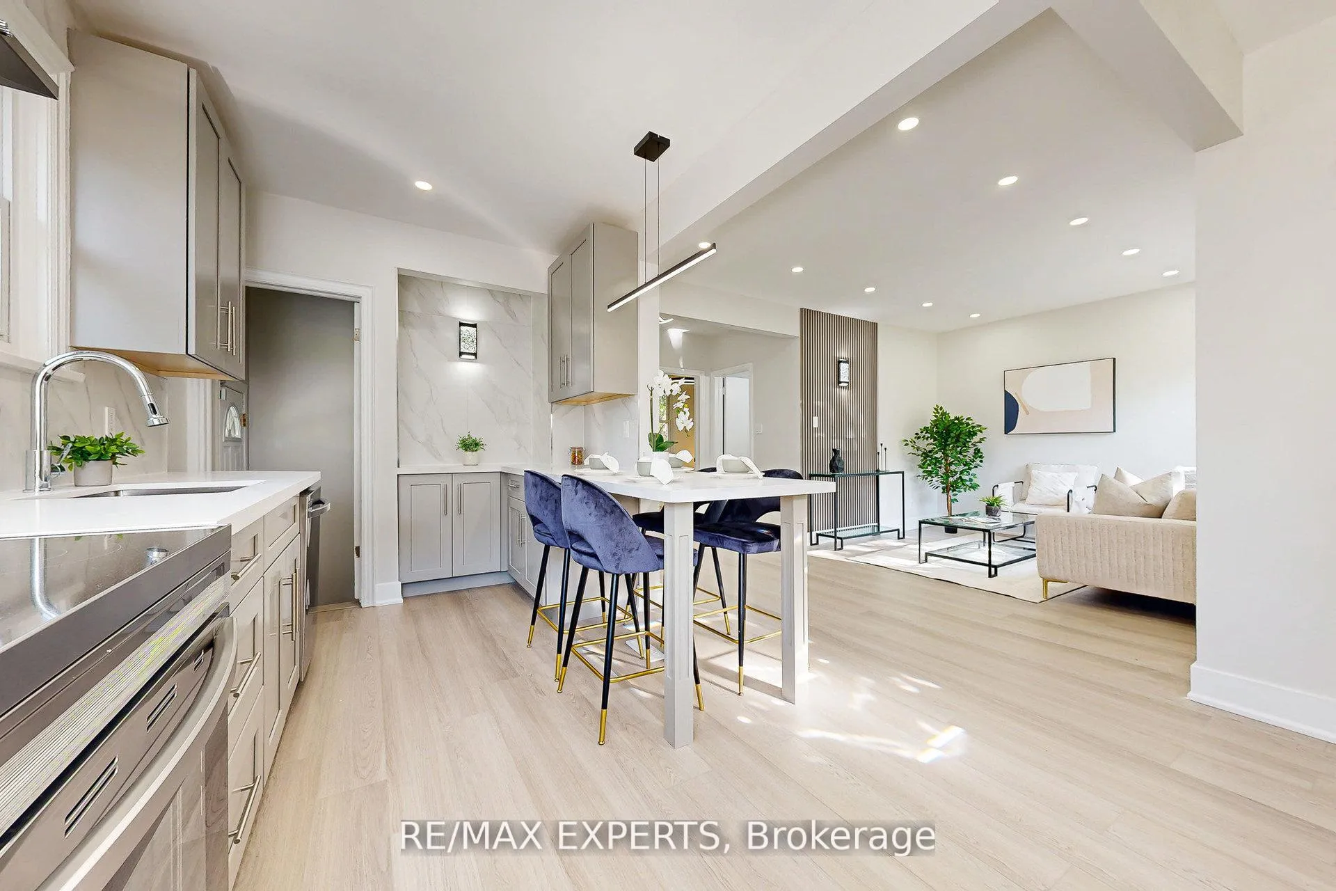 Photo 1 of 261 Helmer Avenue, Newmarket, Central Newmarket — HOMEH