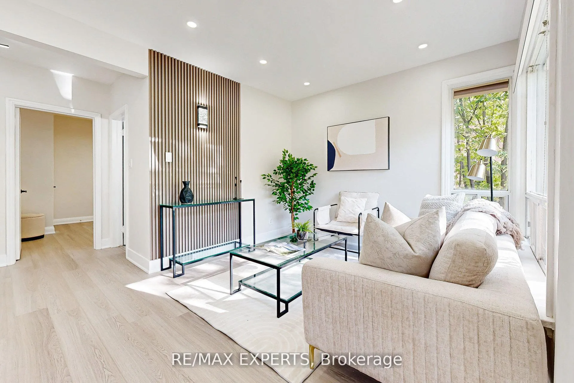Photo 6 of 261 Helmer Avenue, Newmarket, Central Newmarket — HOMEH