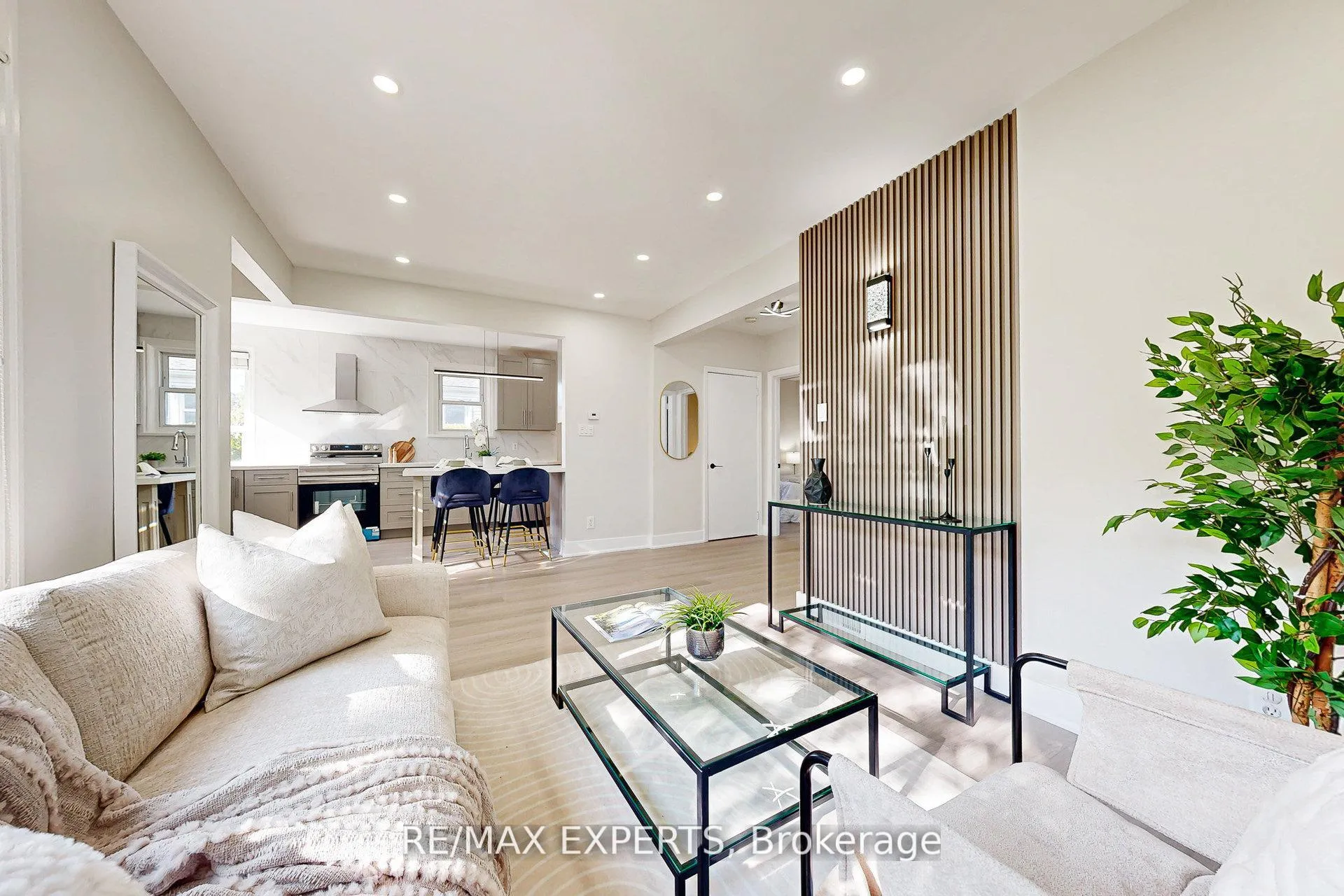 Photo 7 of 261 Helmer Avenue, Newmarket, Central Newmarket — HOMEH