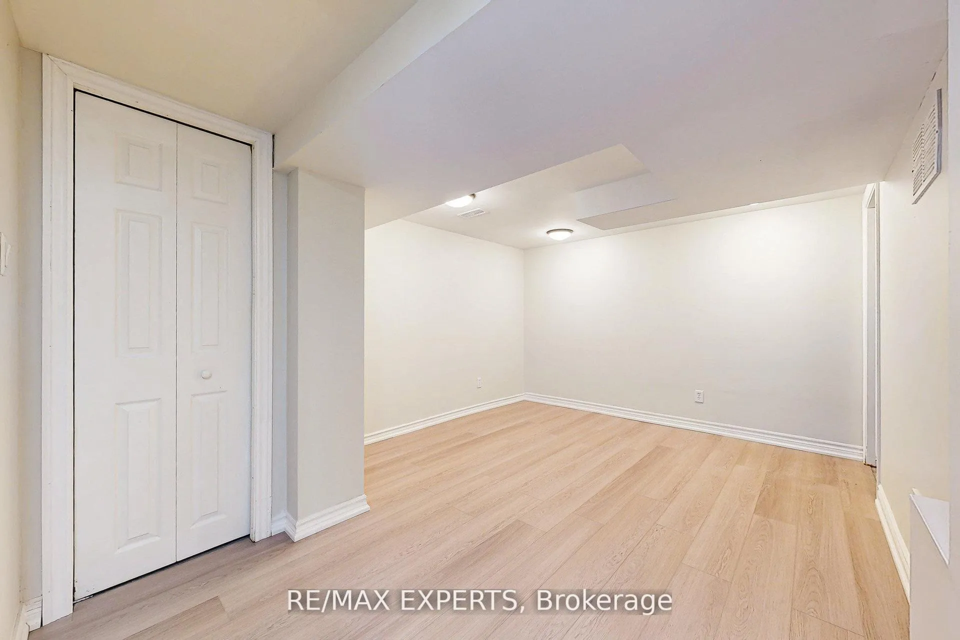 Photo 16 of 261 Helmer Avenue, Newmarket, Central Newmarket — HOMEH