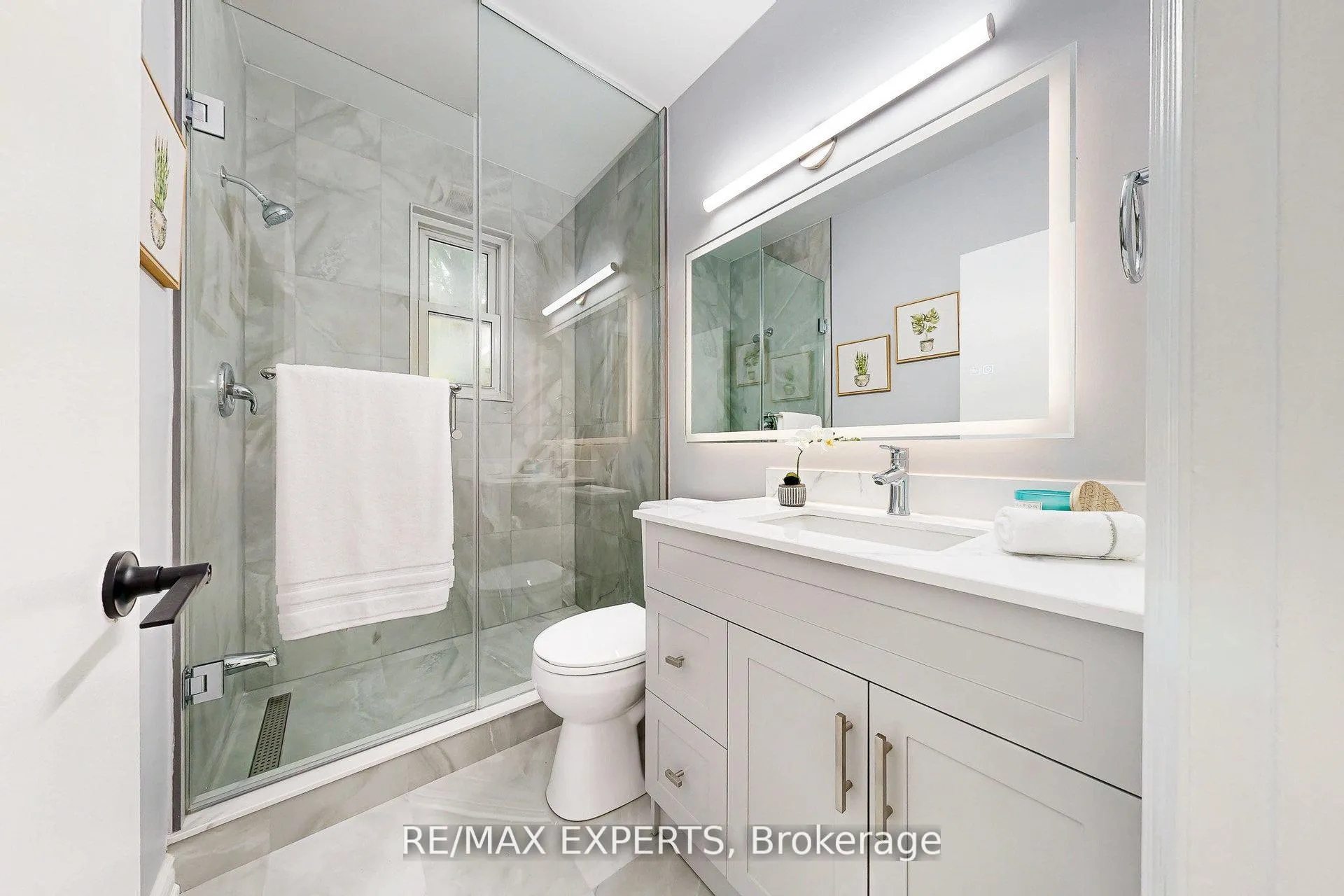 Photo 18 of 261 Helmer Avenue, Newmarket, Central Newmarket — HOMEH